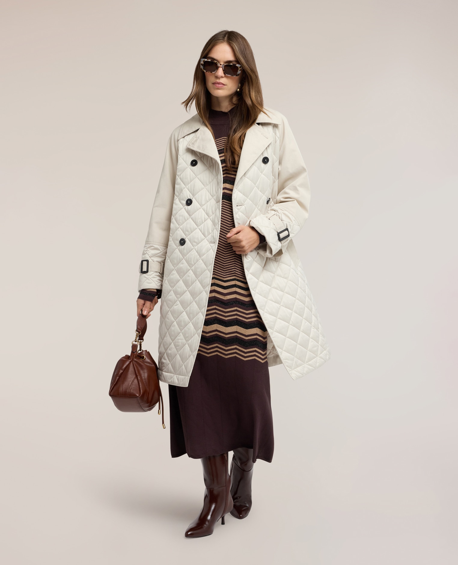 Trench de mujer coat acolchado con rombos cierre cruzado con cuello de solapa y botones cinturón en la cintura en 100% poliéster. - Motivi - Gris Gris-3