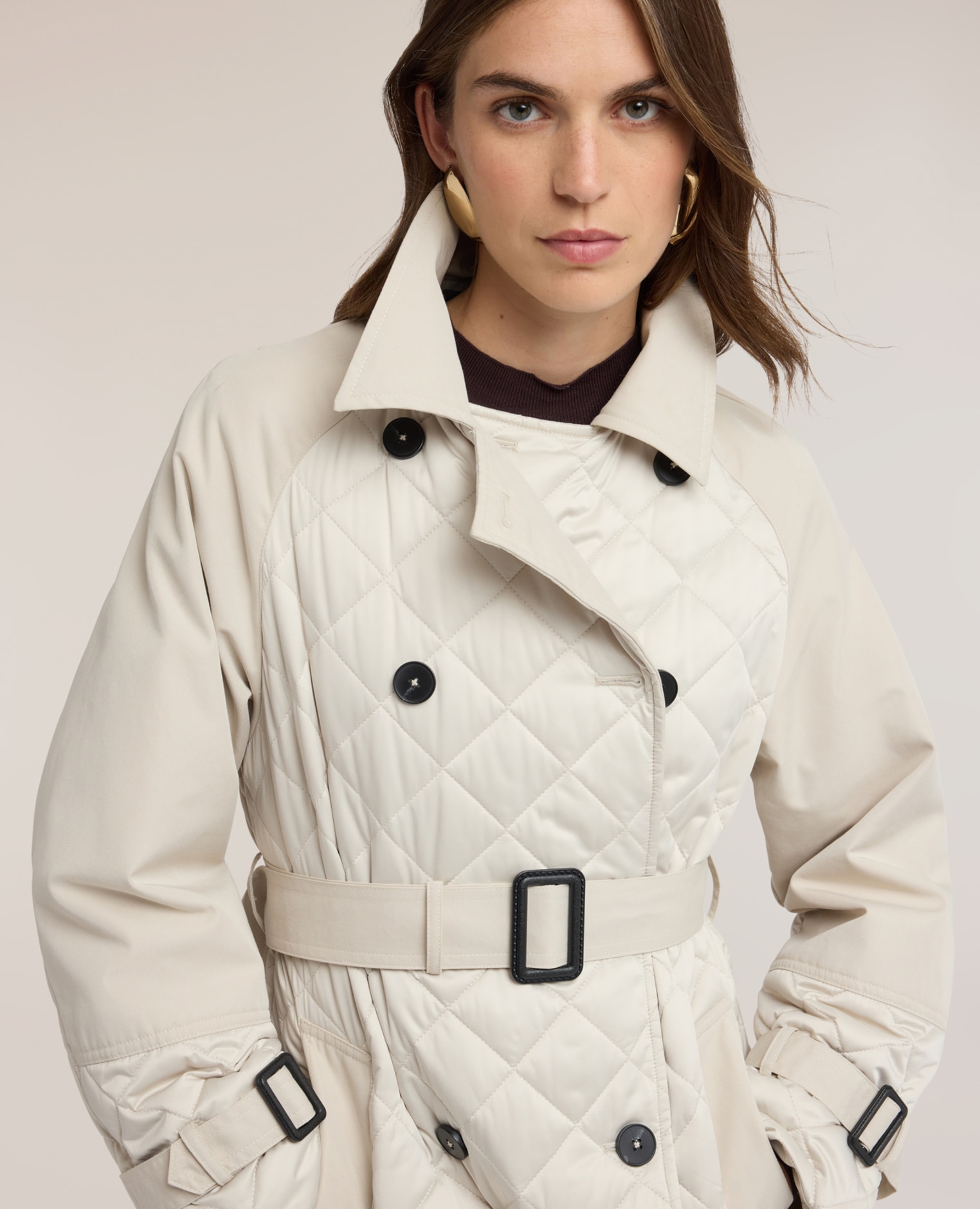 Trench de mujer coat acolchado con rombos cierre cruzado con cuello de solapa y botones cinturón en la cintura en 100% poliéster. - Motivi - Gris Gris-4