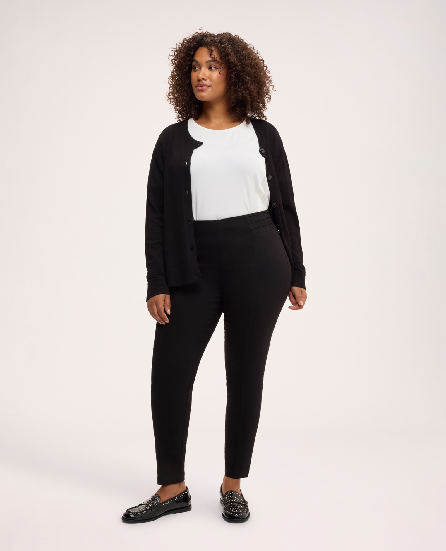 Jeggings de mujer con pliegue frontal y botones decorativos ajuste y diseño para el máximo confort - Fiorella Rubino - Negro Negro-1