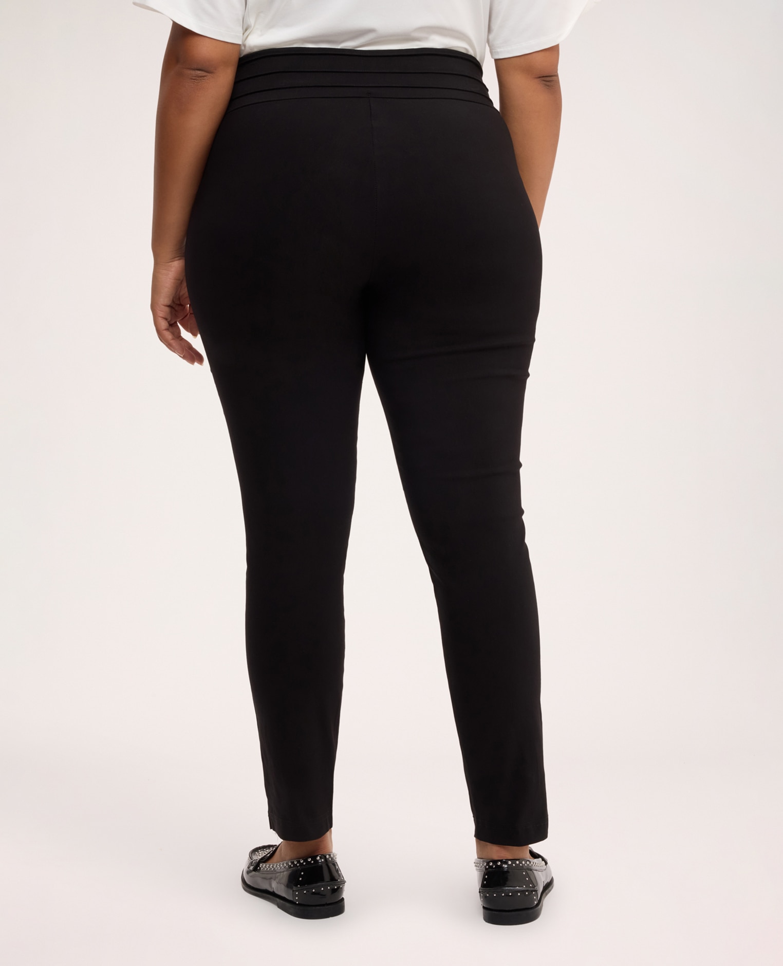 Jeggings de mujer con pliegue frontal y botones decorativos ajuste y diseño para el máximo confort - Fiorella Rubino - Negro Negro-2