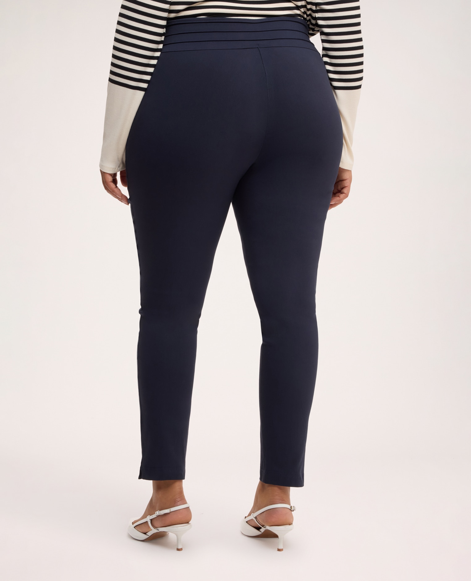 Jeggings de mujer con pliegue frontal y botones decorativos ajuste y diseño para el máximo confort - Fiorella Rubino - Azul Azul-2