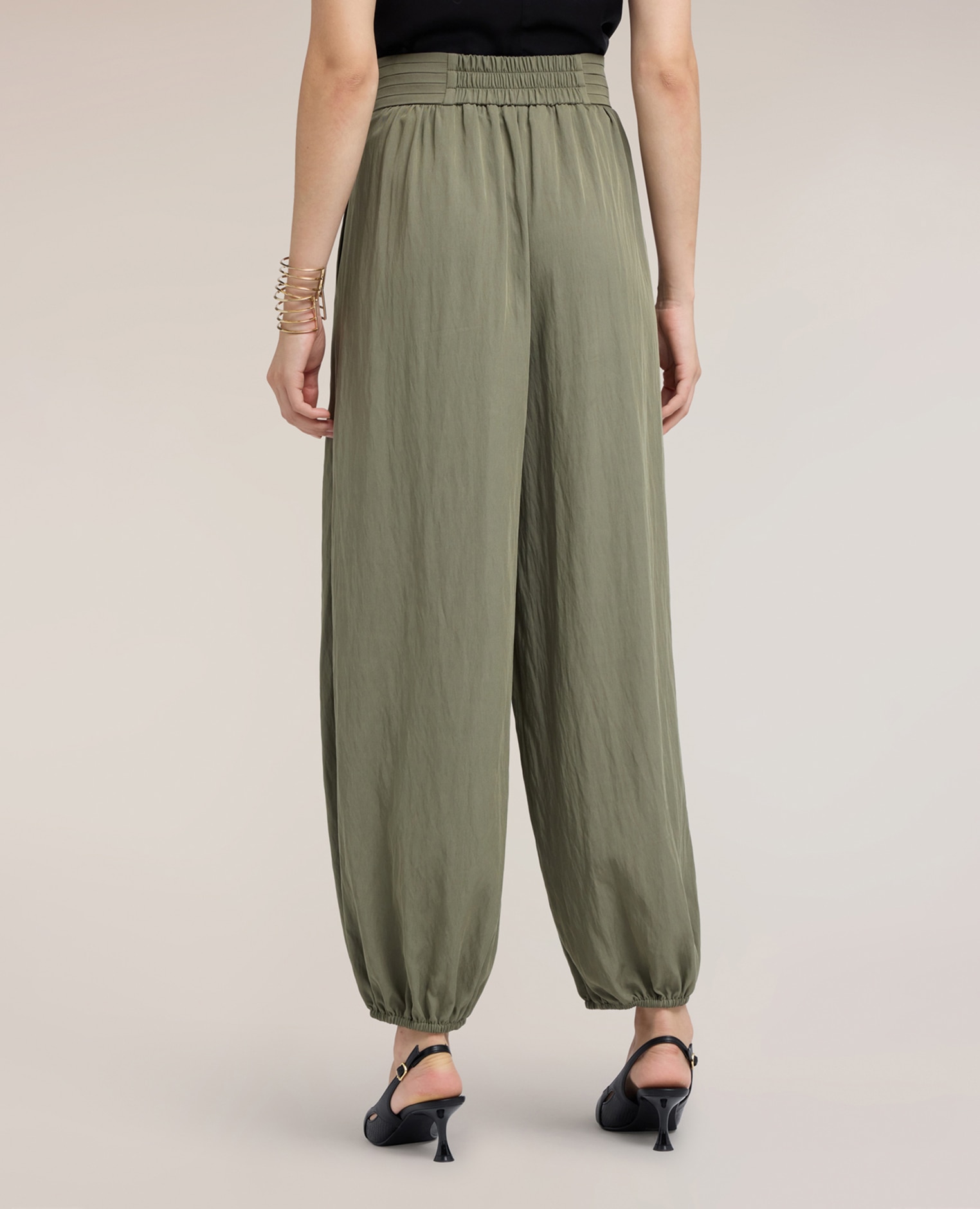 Pantalones de mujer con drapeado en sarga cierre con cremallera lateral - Motivi - Verde militar Verde militar-2