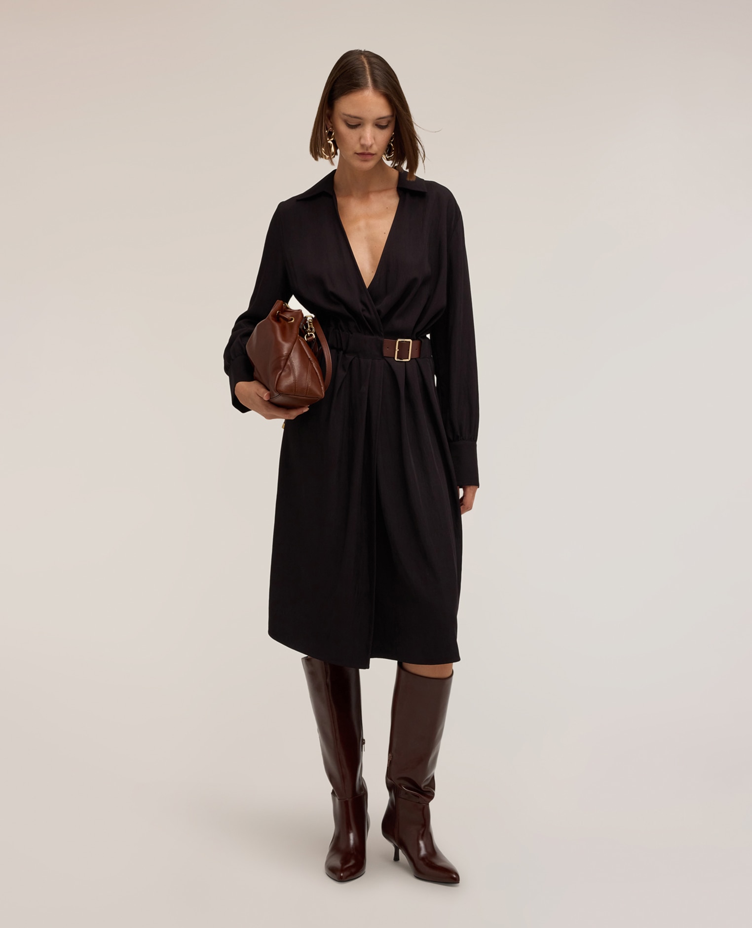 Vestido camisero en twill drapeado largo midi cierre con cinturón en la cintura y elástico interior - Motivi - Negro Negro-3