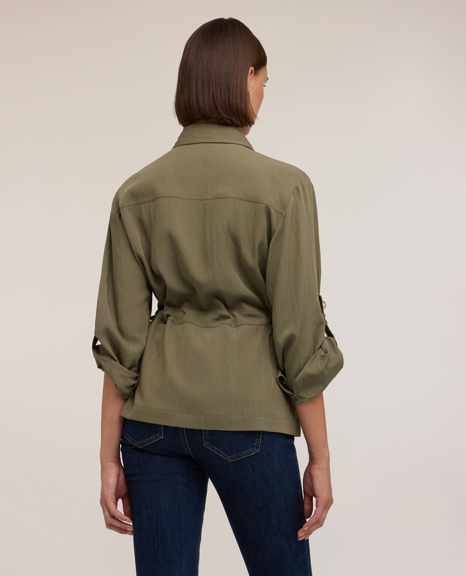 Camisa de mujer con cordón ajustable en sarga de viscosa ajuste oversize cierre frontal con botones y cuello de vela - Motivi - Verde militar Verde militar-2