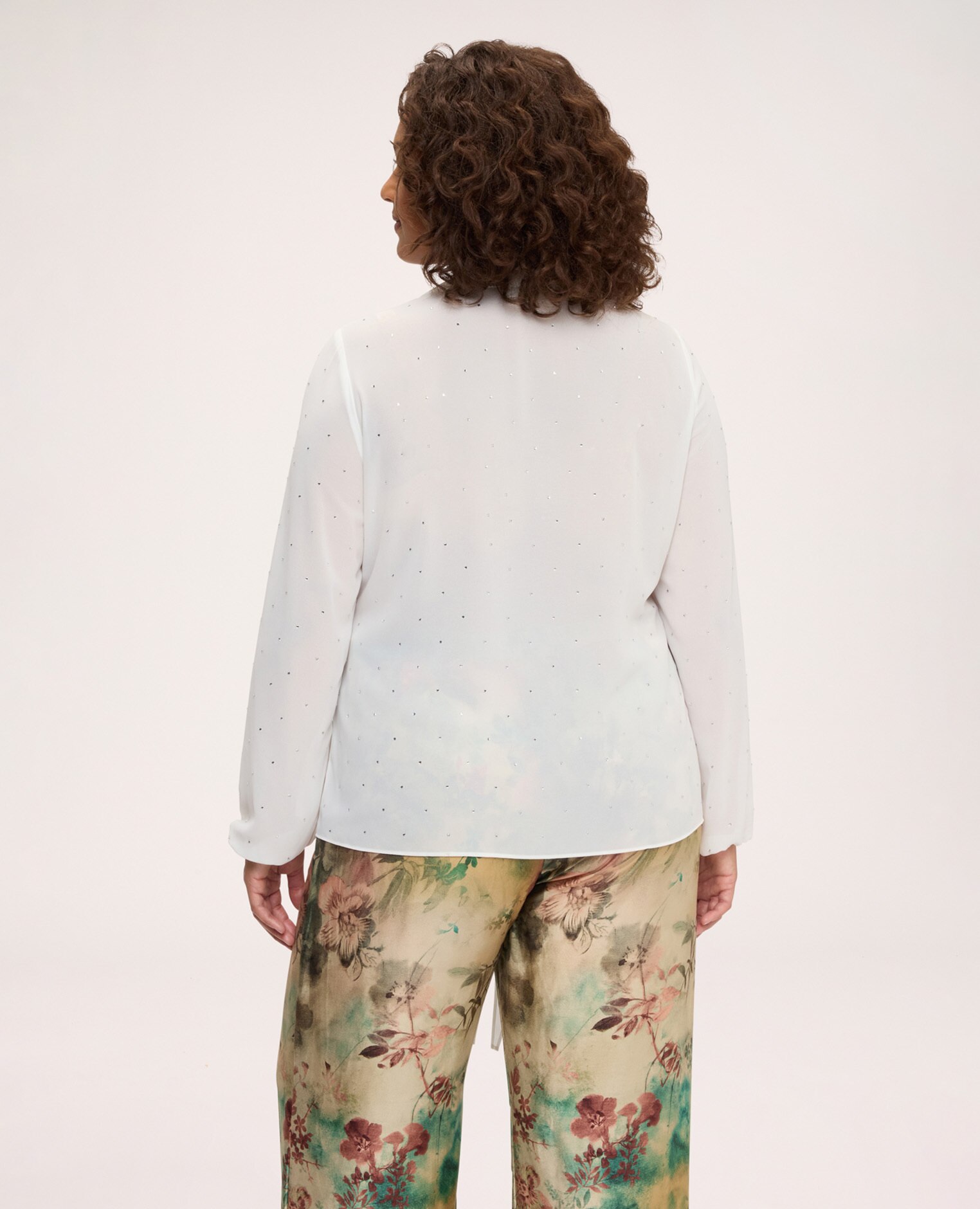 Camisa de mujer de georgette con destellos luminosos cierre con botones y aplicación de puntos de luz distribuidos por toda la superficie - Fiorella Rubino - Blanco Blanco-2