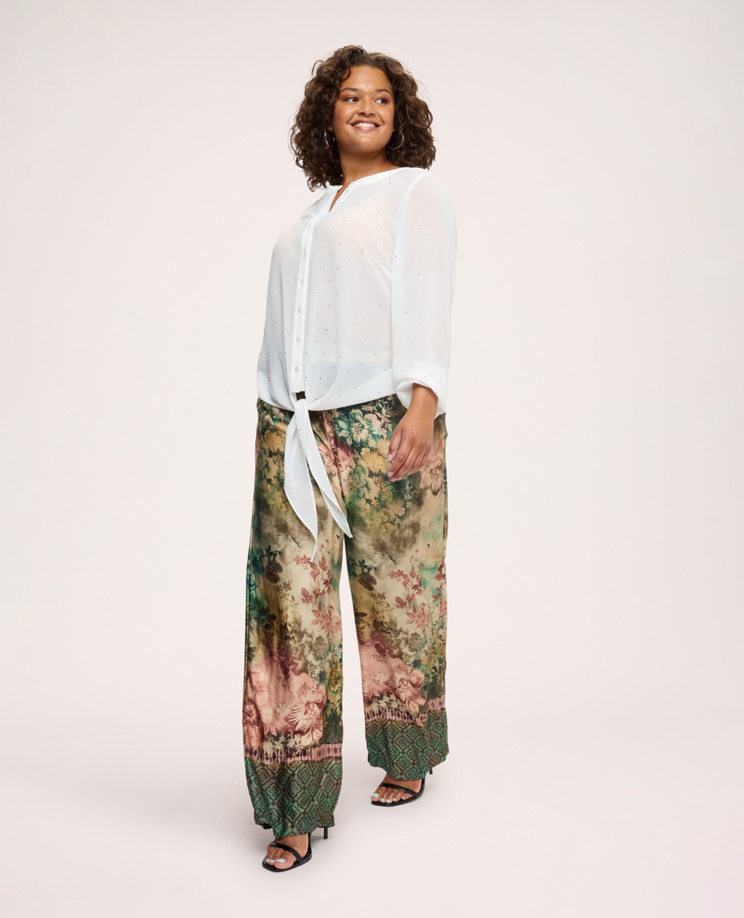 Camisa de mujer de georgette con destellos luminosos cierre con botones y aplicación de puntos de luz distribuidos por toda la superficie - Fiorella Rubino - Blanco Blanco-3