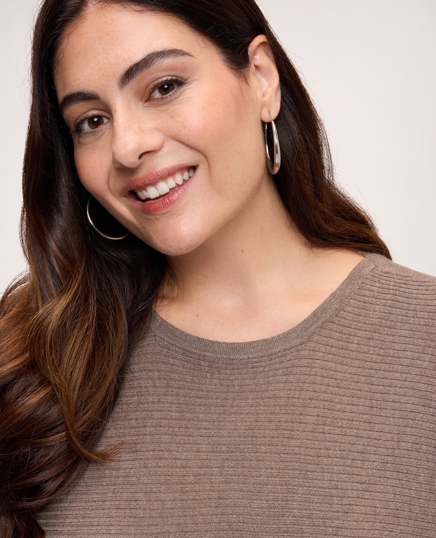 Jersey de mujer acanalado en mezcla de viscosa bordes acanalados en cuello puños y bajo - Fiorella Rubino - Beige Beige-4