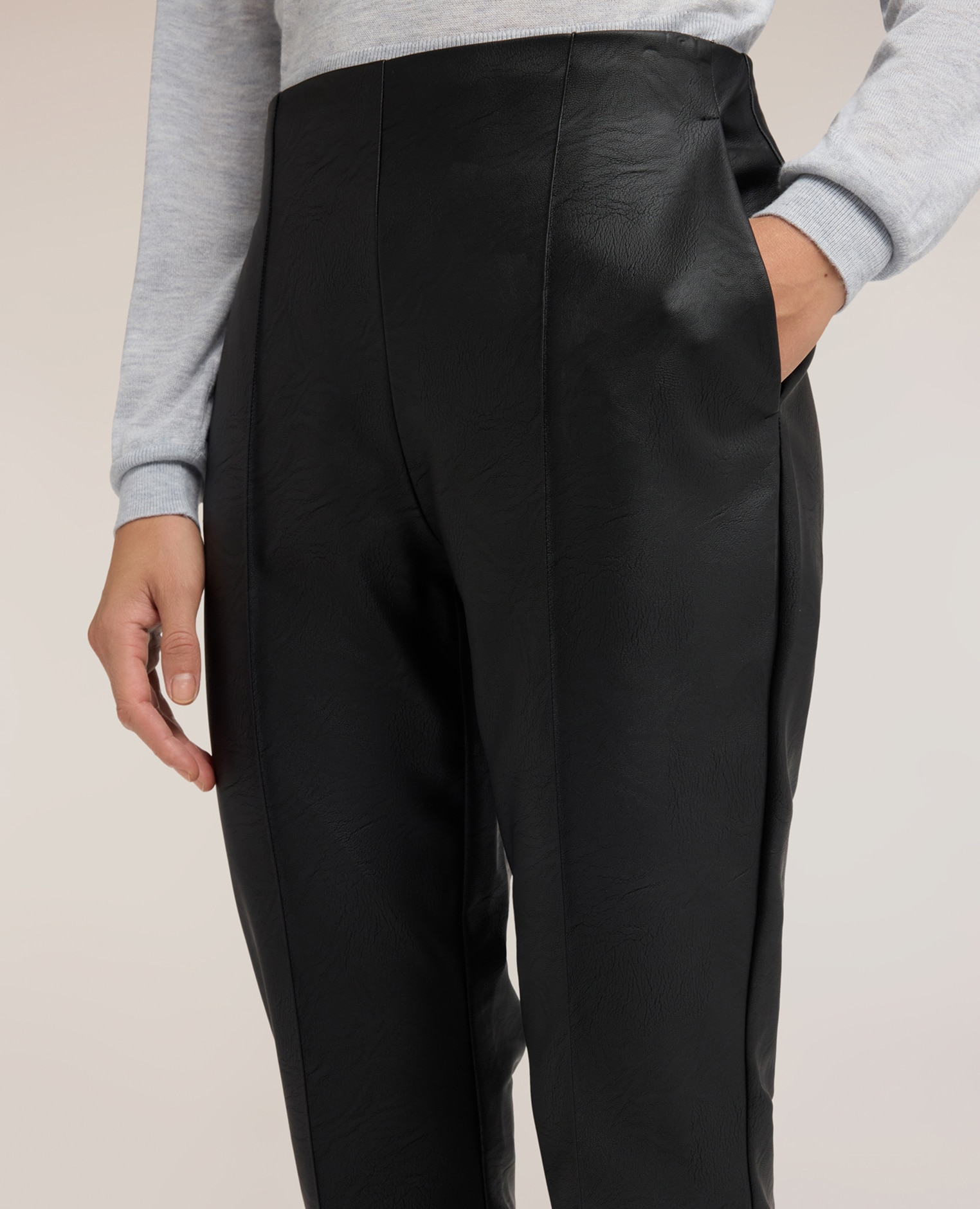 Pantalones de mujer kick flare con nervadura largo cropped cierre posterior con cremallera - Motivi - Negro Negro-4