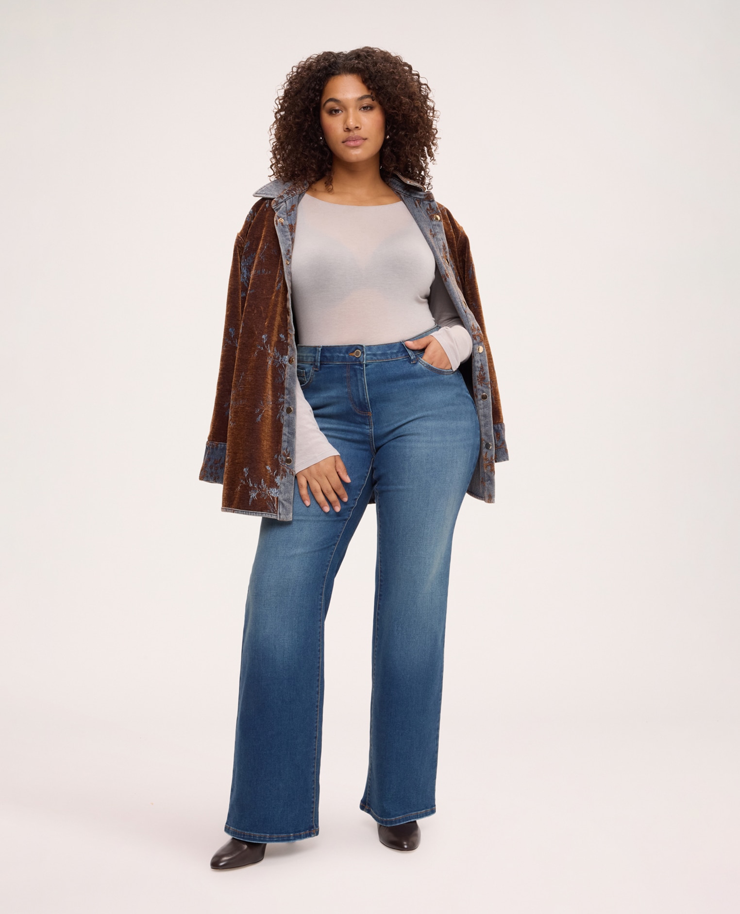 Imagen 0 de Jeans de mujer bootcut lavado washed nuevo modelo bootcut Azul