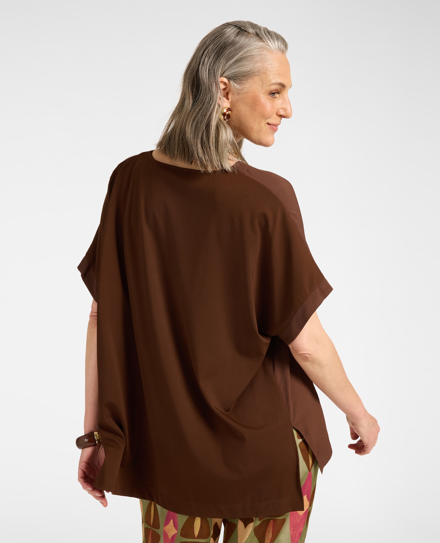 Camiseta de mujer mangas kimono con botones joya cierre frontal con botones dorados y aberturas laterales - Elena Miró - Marrón Marrón-2