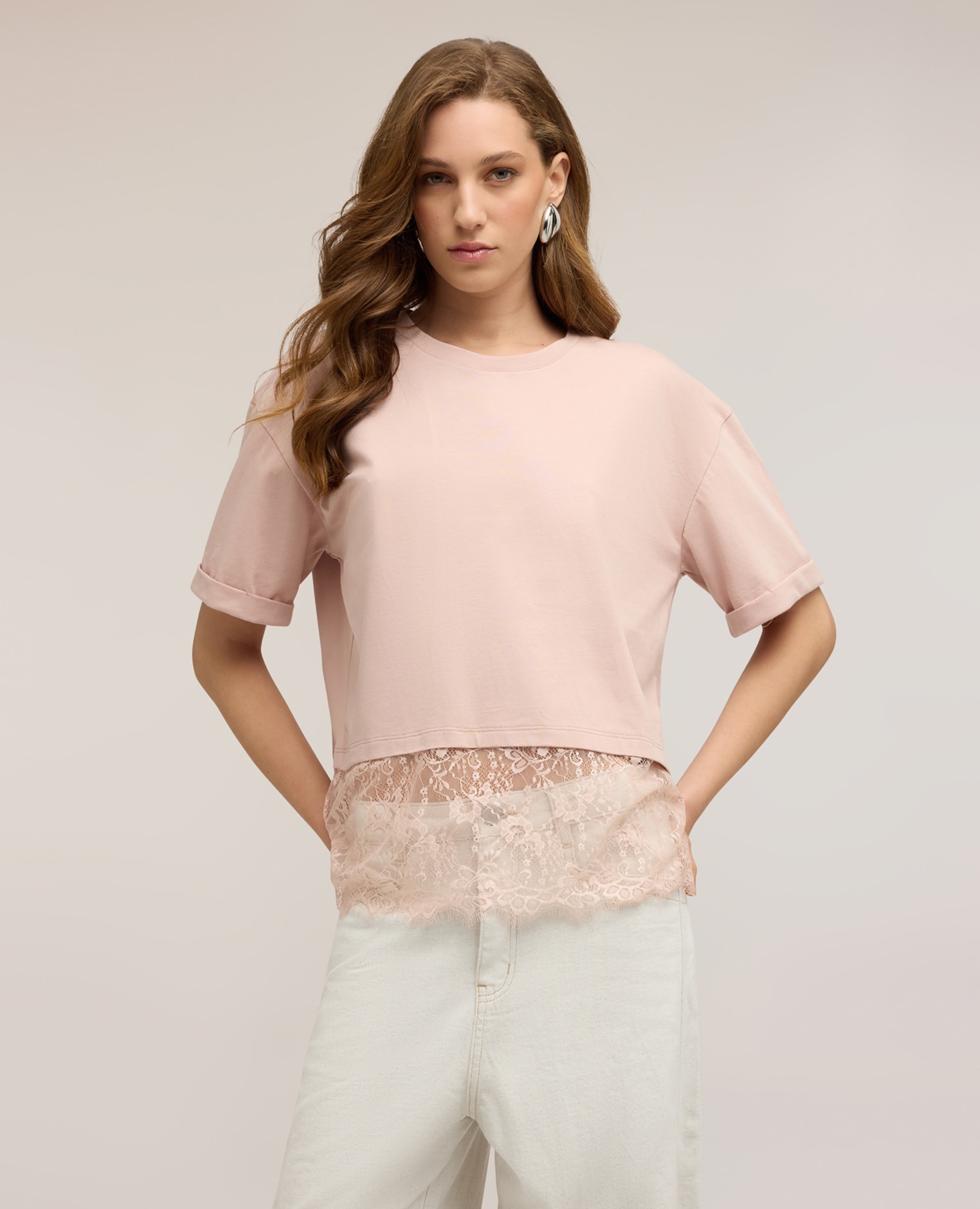 Motivi - Camiseta de mujer con inserto de encaje ajuste oversize con cuello redondo.