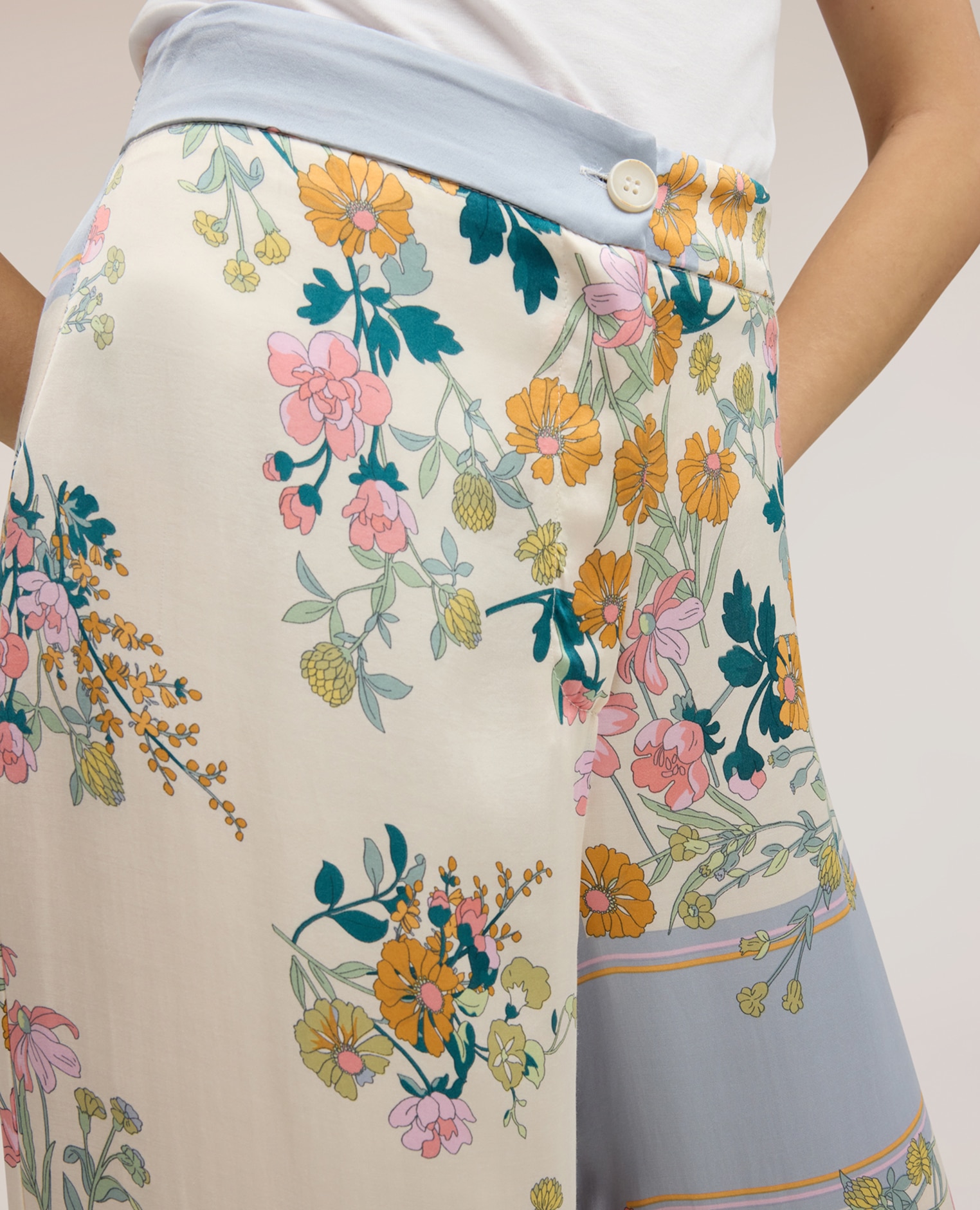 Pantalones de mujer palazzo de raso con estampado ajuste regular apertura frontal con botones y cremallera - Motivi - Blanco Blanco-4
