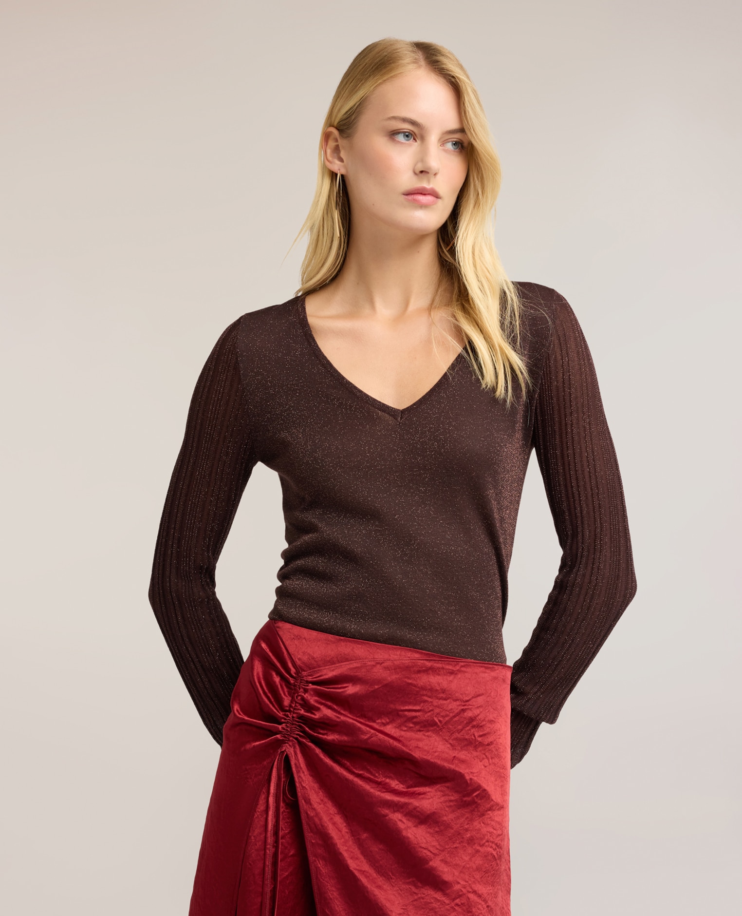 Jersey de mujer de lurex con escote en v de viscosa ajuste slim largo medio - Motivi - Marrón Marrón-1