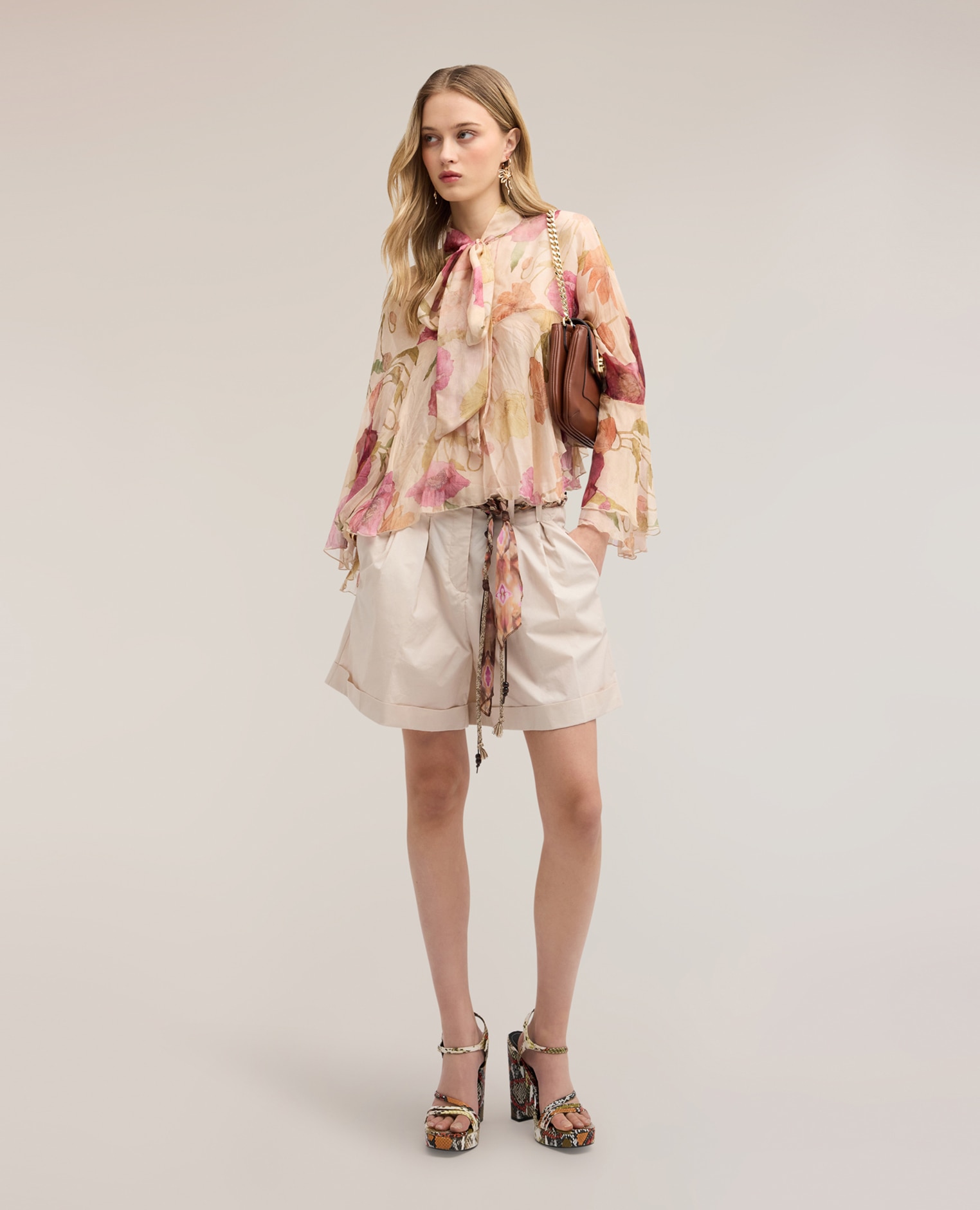Shorts de mujer de talle alto en popelina con cinturón talle alto cierre con botones y cremallera - Motivi - Beige Beige-1