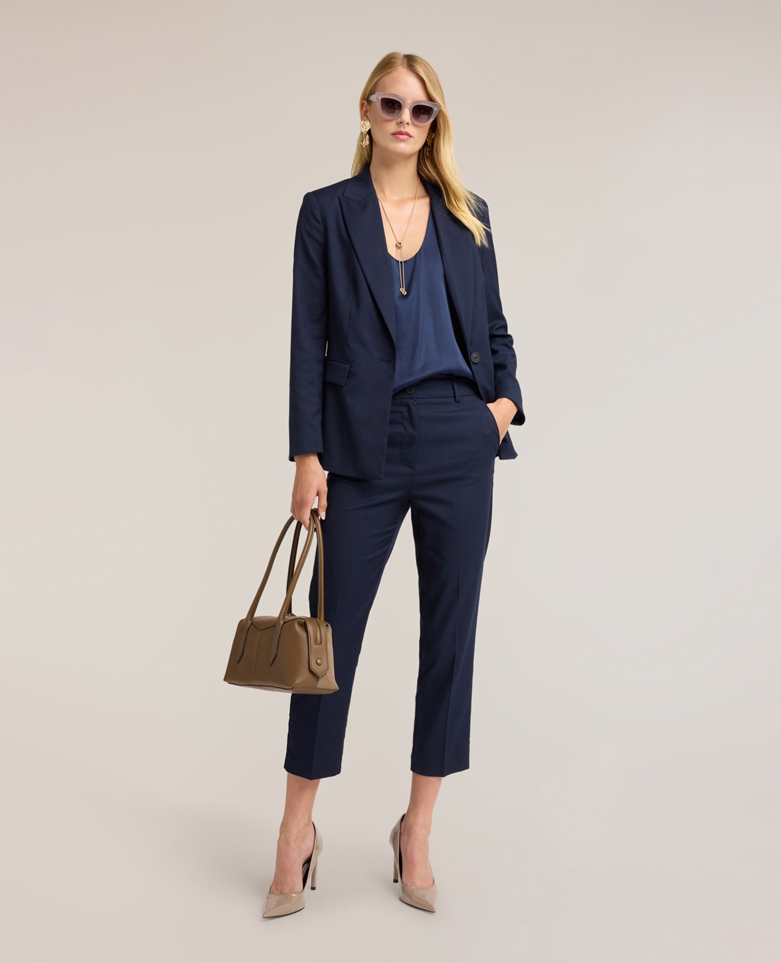 Pantalones de mujer regular en cady ajuste regular con elástico insertado en cintura cierre frontal con botón y cremallera oculta - Motivi - Azul Azul-1