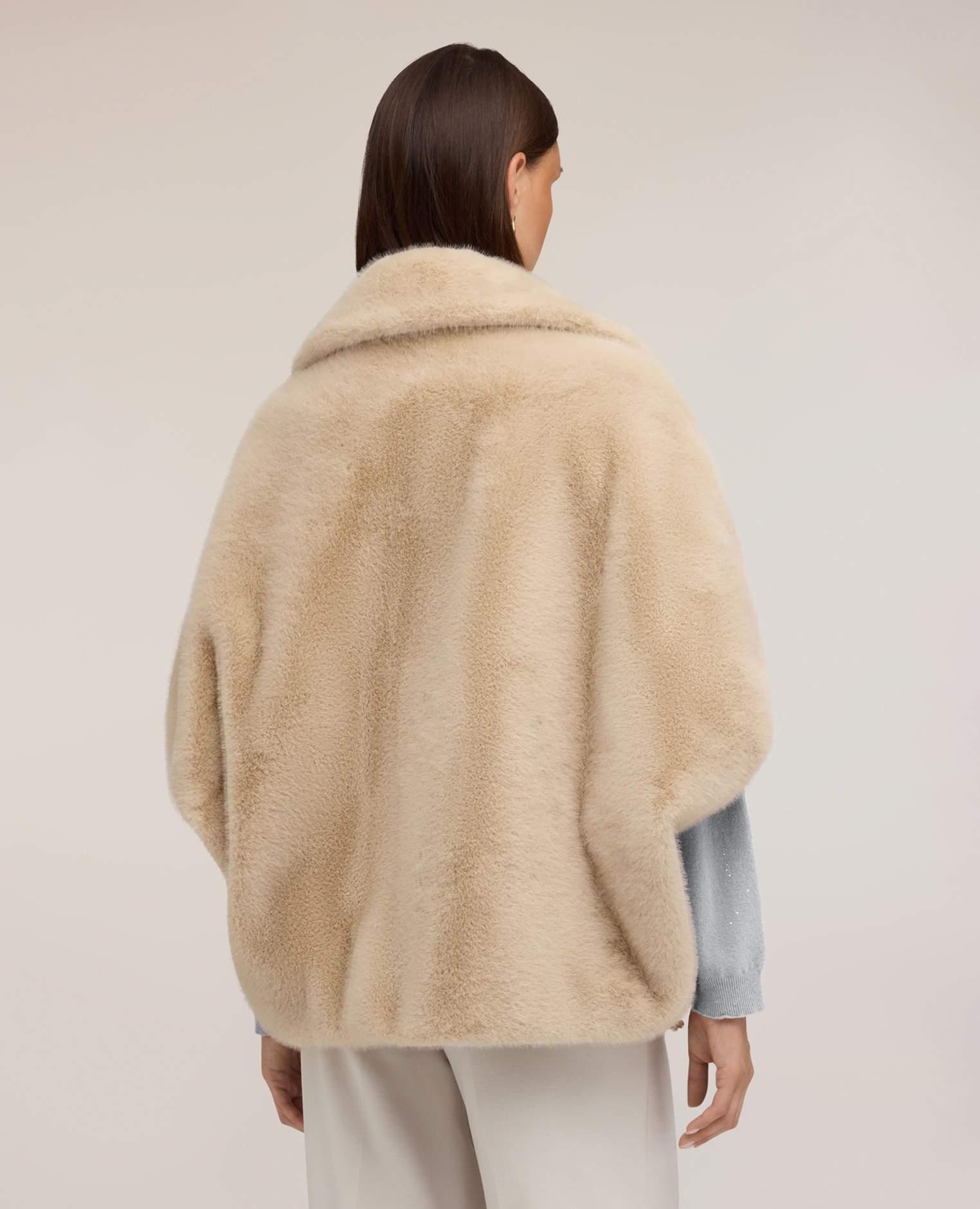 Capa de mujer efecto peluche con maxi cuello ajuste oversize cierre con corchetes - Motivi - Beige Beige-2