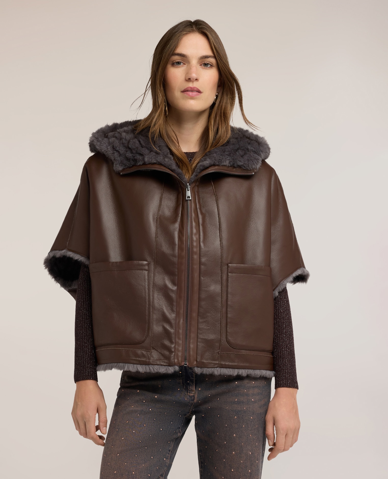 Capa de mujer reversible con cremallera ajuste oversize cierre con cremallera frontal y capucha - Motivi - Marrón Marrón-1