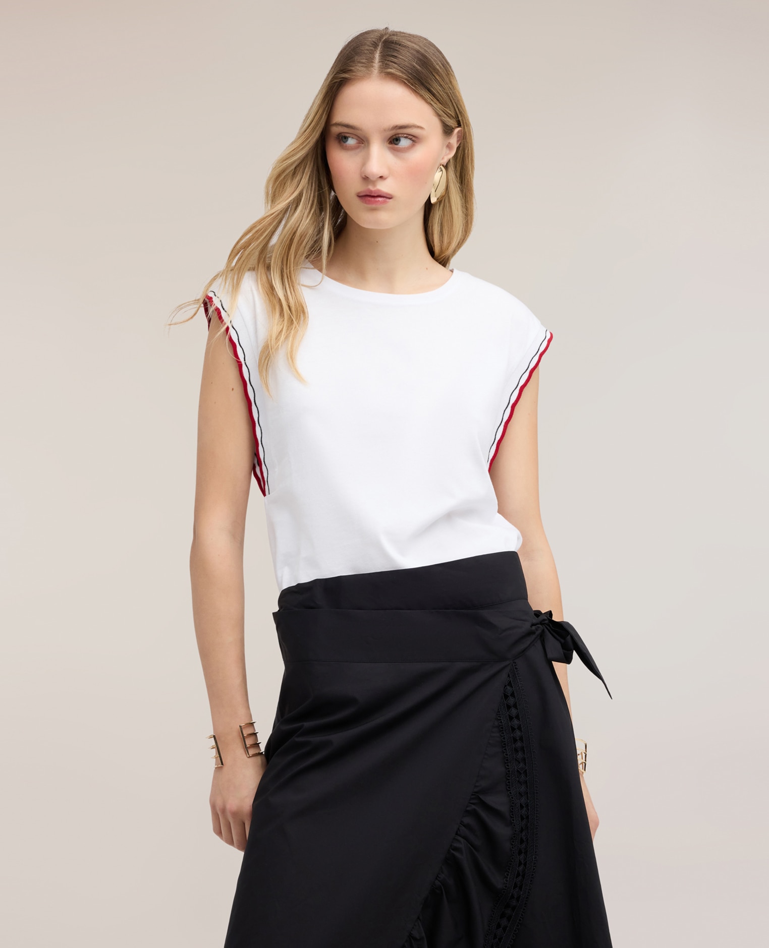 Top de mujer de punto con bordes de colores ajuste regular con bordes en la sisa - Motivi - Blanco Blanco-1