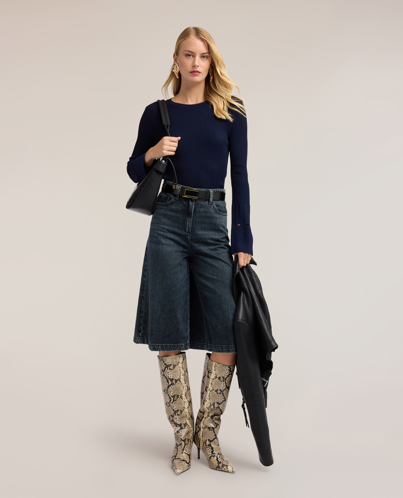 Jersey de mujer de canalé en viscosa con puño plisado ajuste entallado longitud media - Motivi - Azul Azul-3