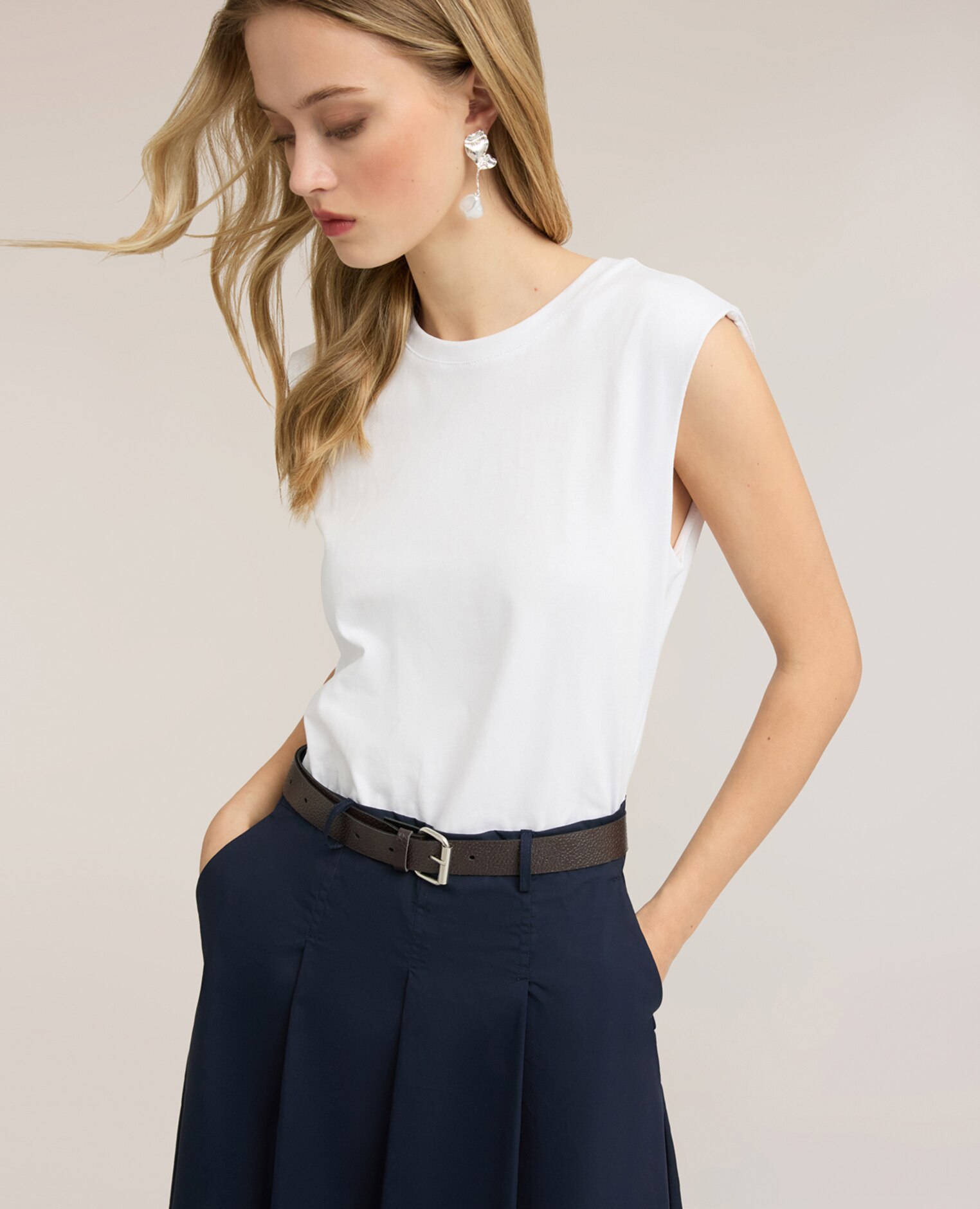 Vestido midi con cinturón y falda de popelín top sin mangas cinturón en la cintura con hebilla metálica - Motivi - Azul Azul-4