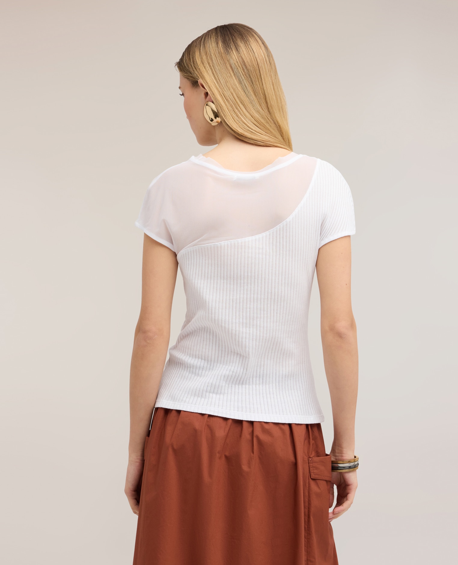 Camiseta de mujer bimatérica con detalle drapeado ajuste regular con escote redondo - Motivi - Blanco Blanco-2