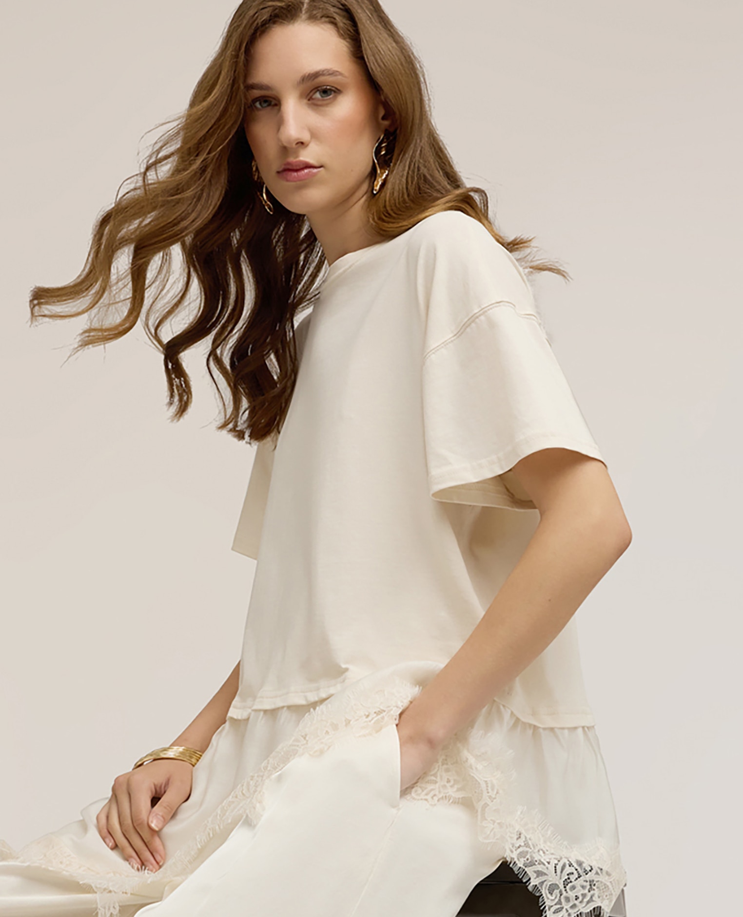 Camiseta de mujer con inserto de encaje ajuste oversize con escote redondo - Motivi - Blanco Blanco-4