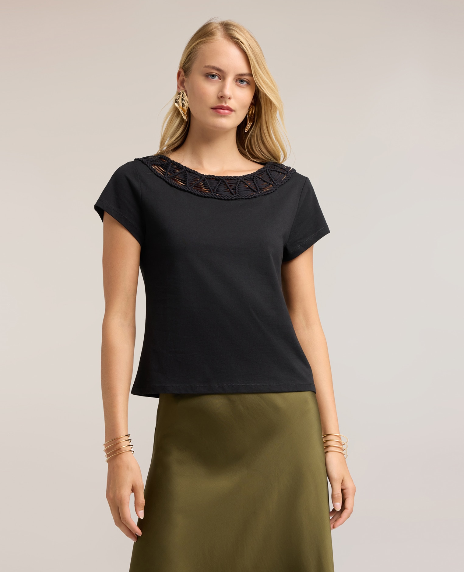 Imagen 1 de Camiseta de mujer con cuello barco bordado ajuste regular - Motivi - Negro Negro