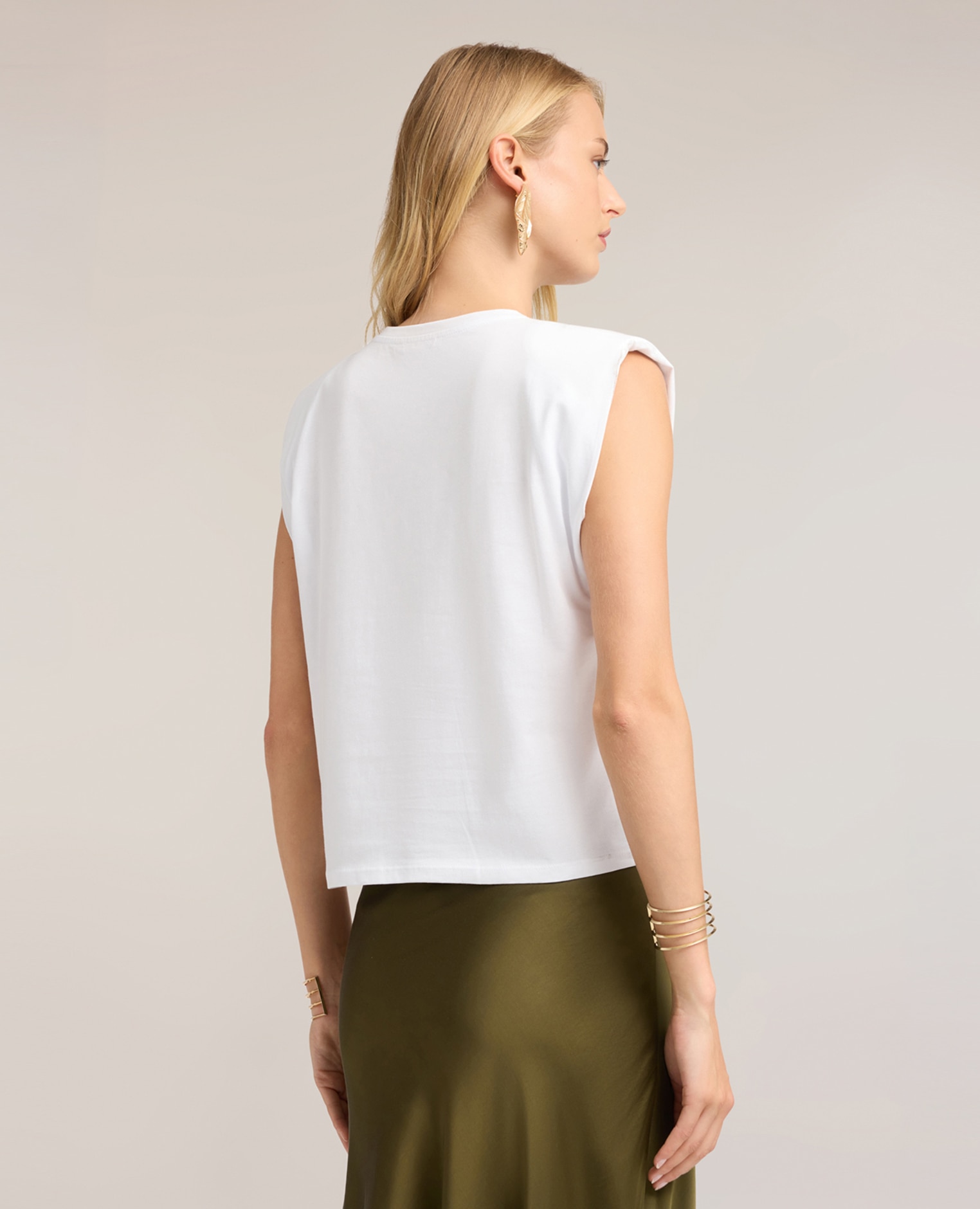 Top de mujer con flecos y cuentas en el cuello redondo ajuste boxy con mangas de aleta - Motivi - Blanco Blanco-2