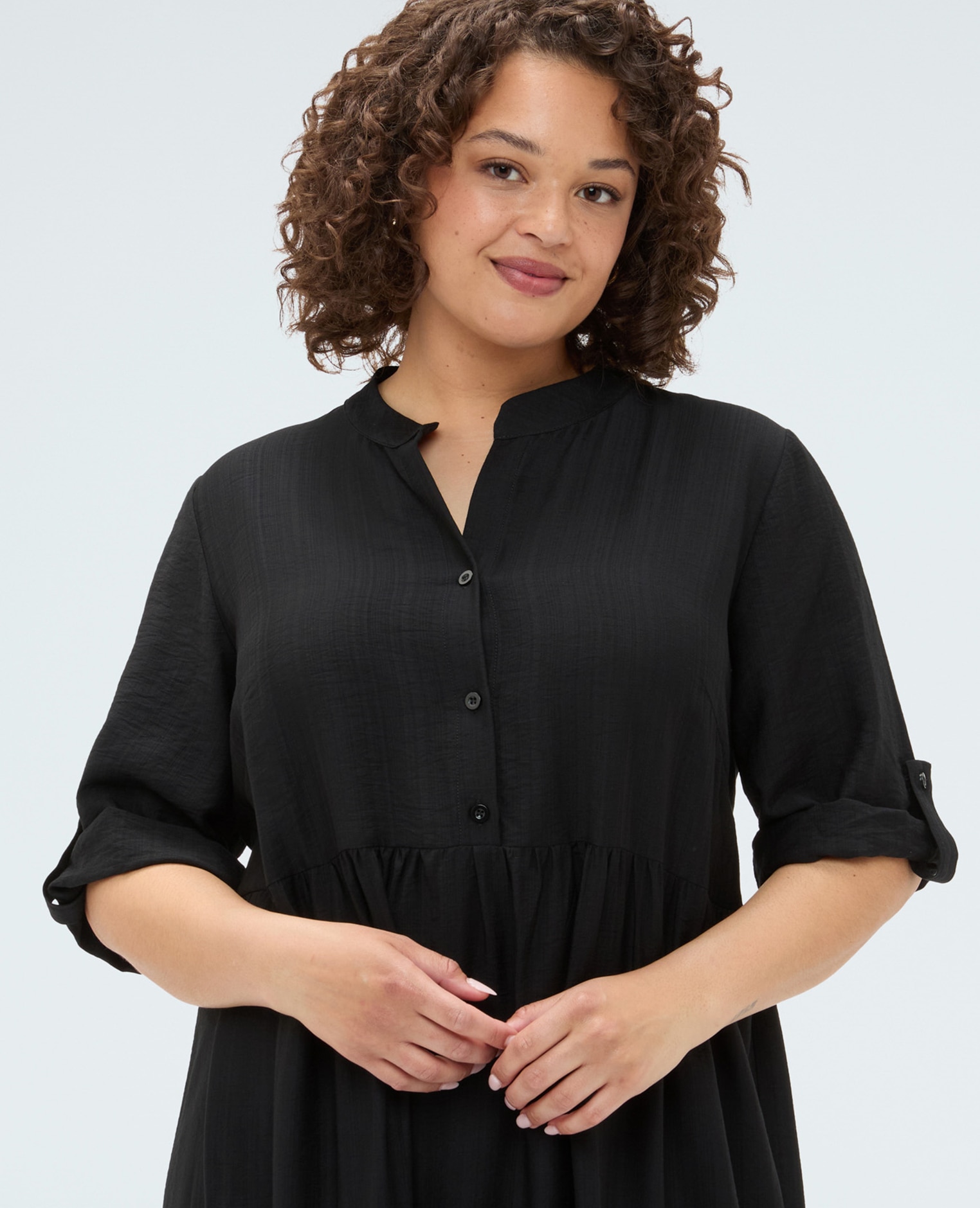Vestido camisero power en mezcla de viscosa mangas con detalle fruncido ajustable estructura de volantes en la falda - Fiorella Rubino - Negro Negro-4