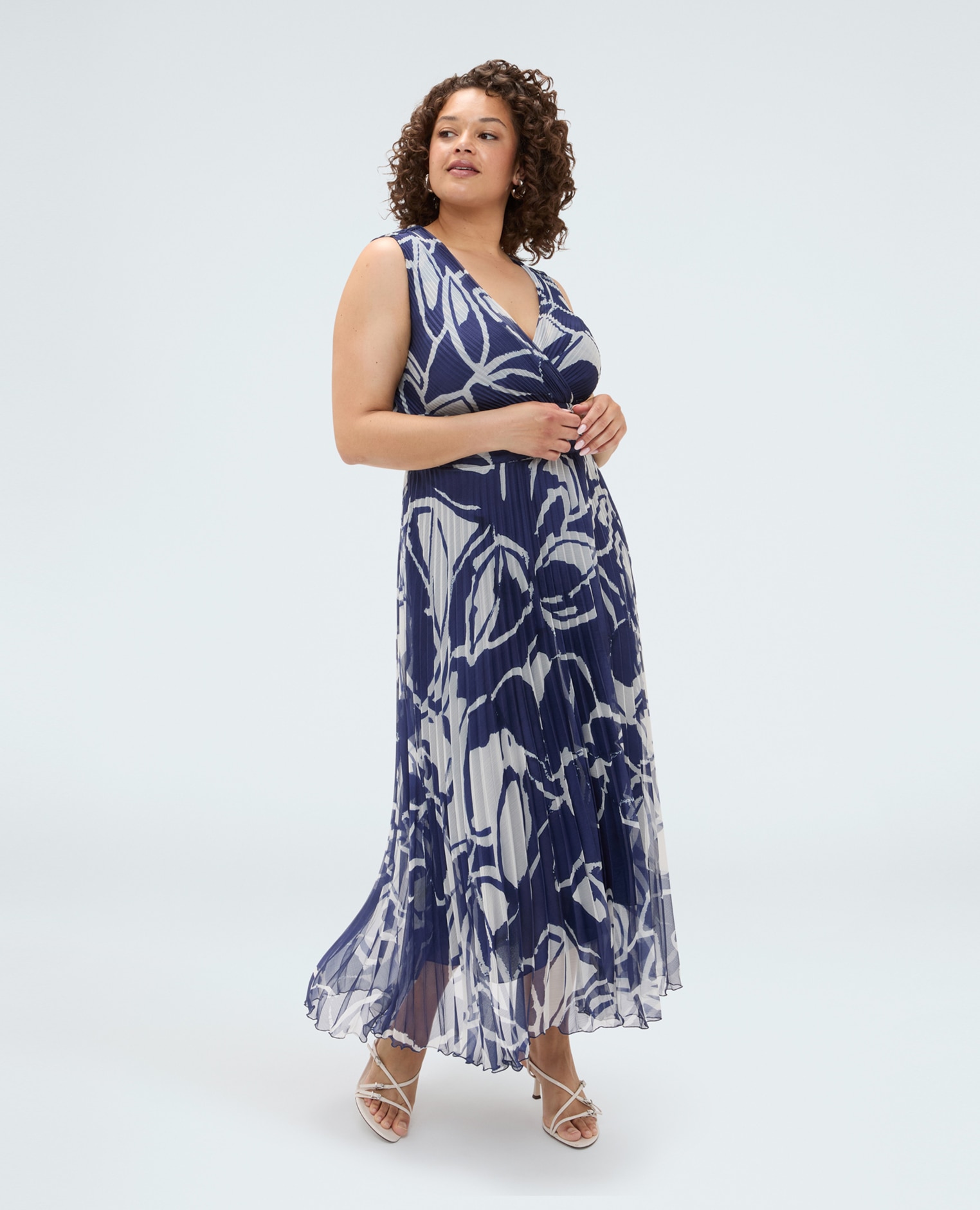 Vestido largo dream plisado con estampado floral tejido crepón plisado ligero - Fiorella Rubino - Azul Azul-1