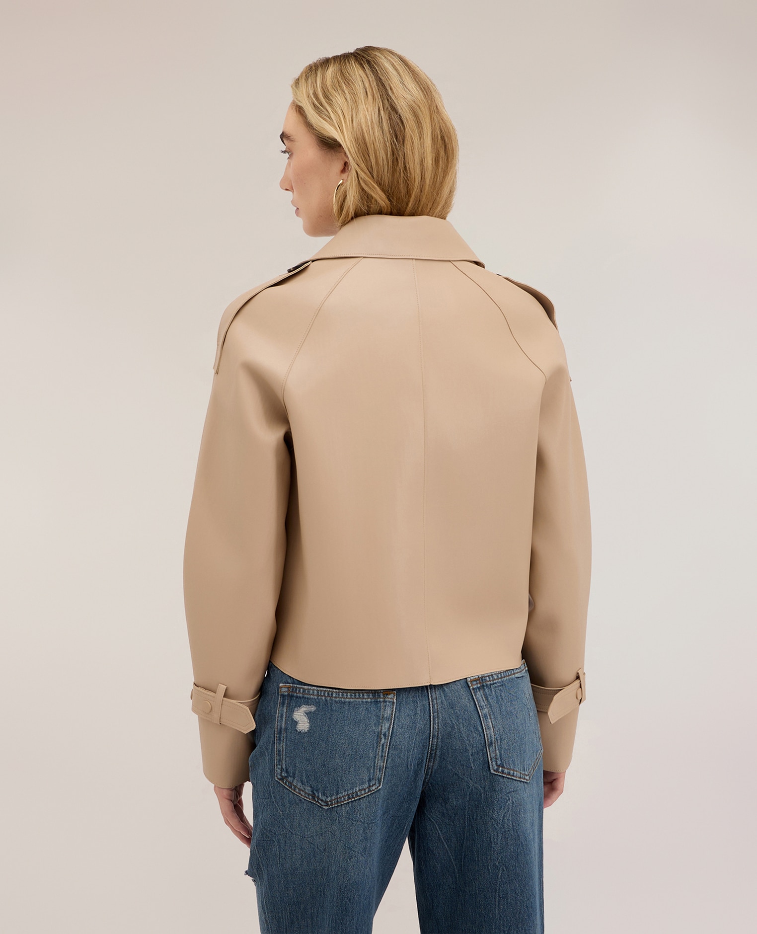 Trench de mujer corto doble botonadura con charreteras corte corto ajuste boxy - Motivi - Beige Beige-2