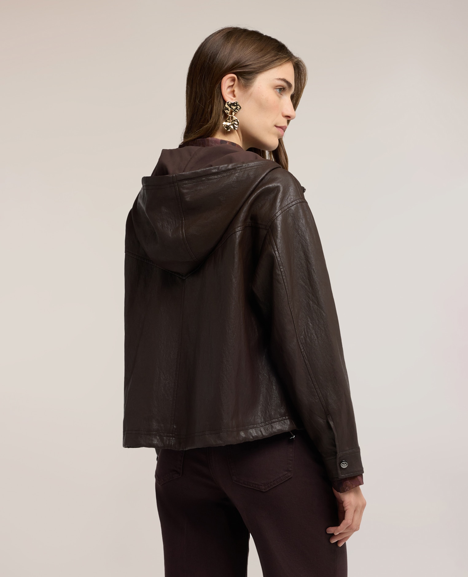 Chaqueta de mujer con capucha y cremallera ajuste oversize corte corto - Motivi - Marrón Marrón-2