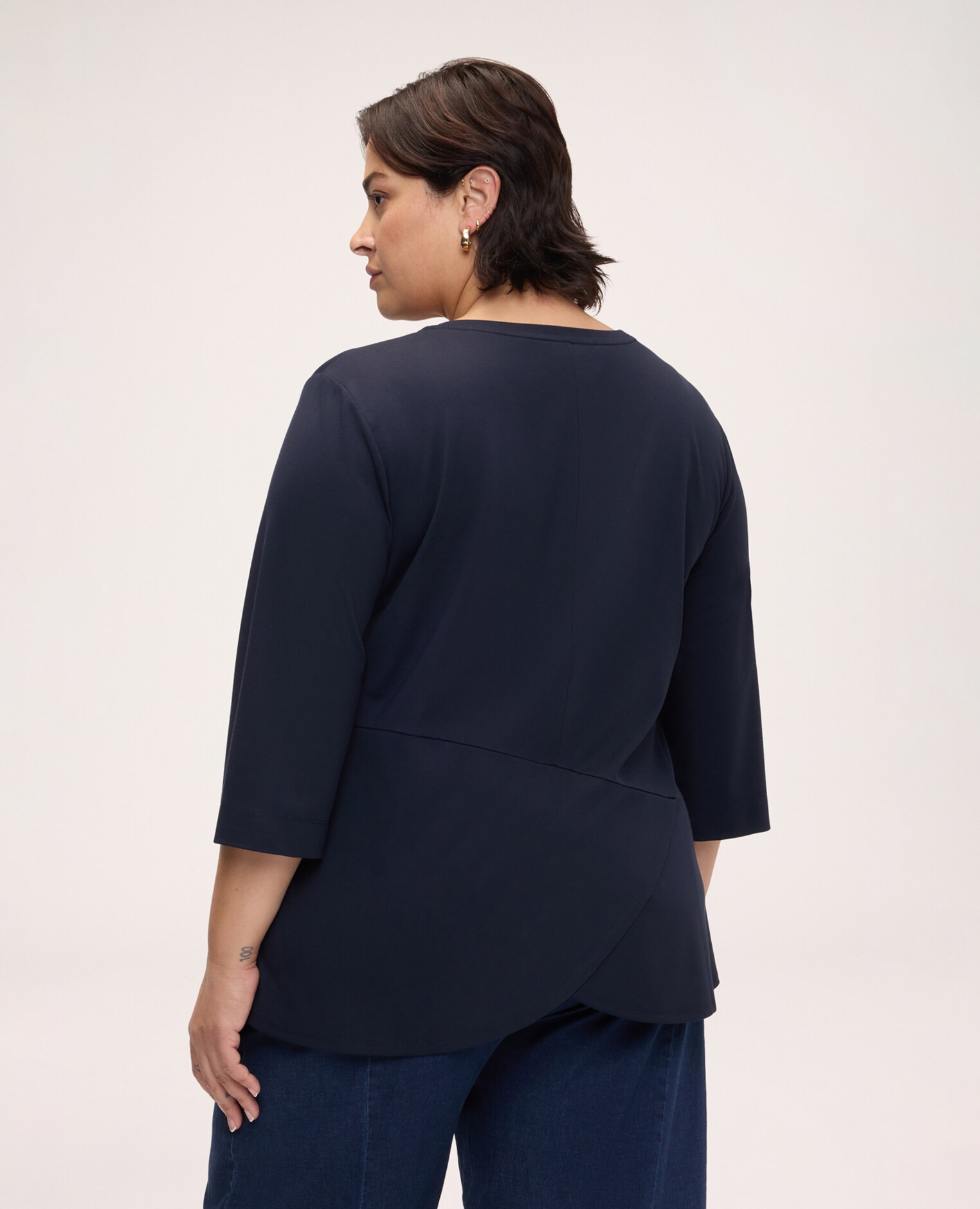 Camiseta de mujer de punto con detalle cruzado fondo con doble capa de cartera asimétrica - Fiorella Rubino - Azul Azul-2