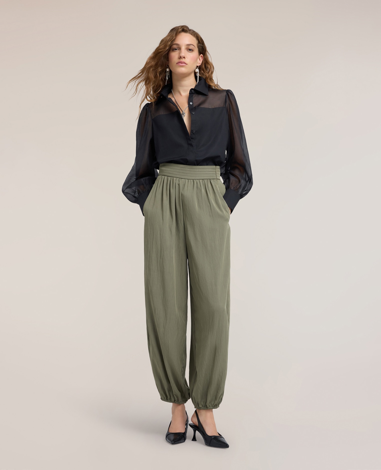 Camisa de mujer de popelín con detalles semitransparentes abertura frontal con cuello clásico - Motivi - Negro Negro-3