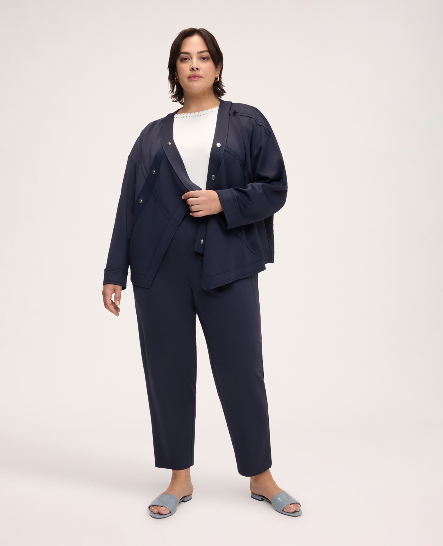 Sudadera de mujer con cierre asimétrico bandas decorativas en relieve con desarrollo diagonal - Fiorella Rubino - Azul Azul-3