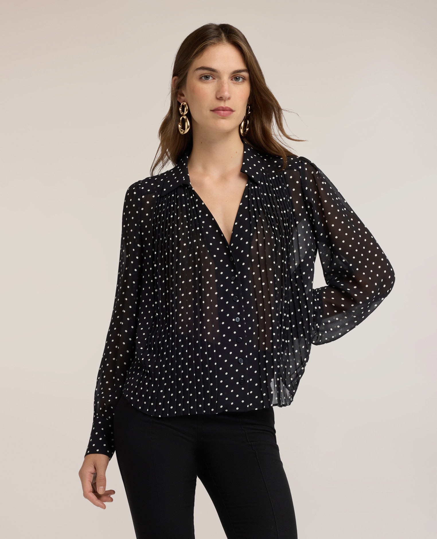 Camisa de mujer de georgette de lunares con plisado ajuste holgado con cierre frontal de botones - Motivi - Negro Negro-1