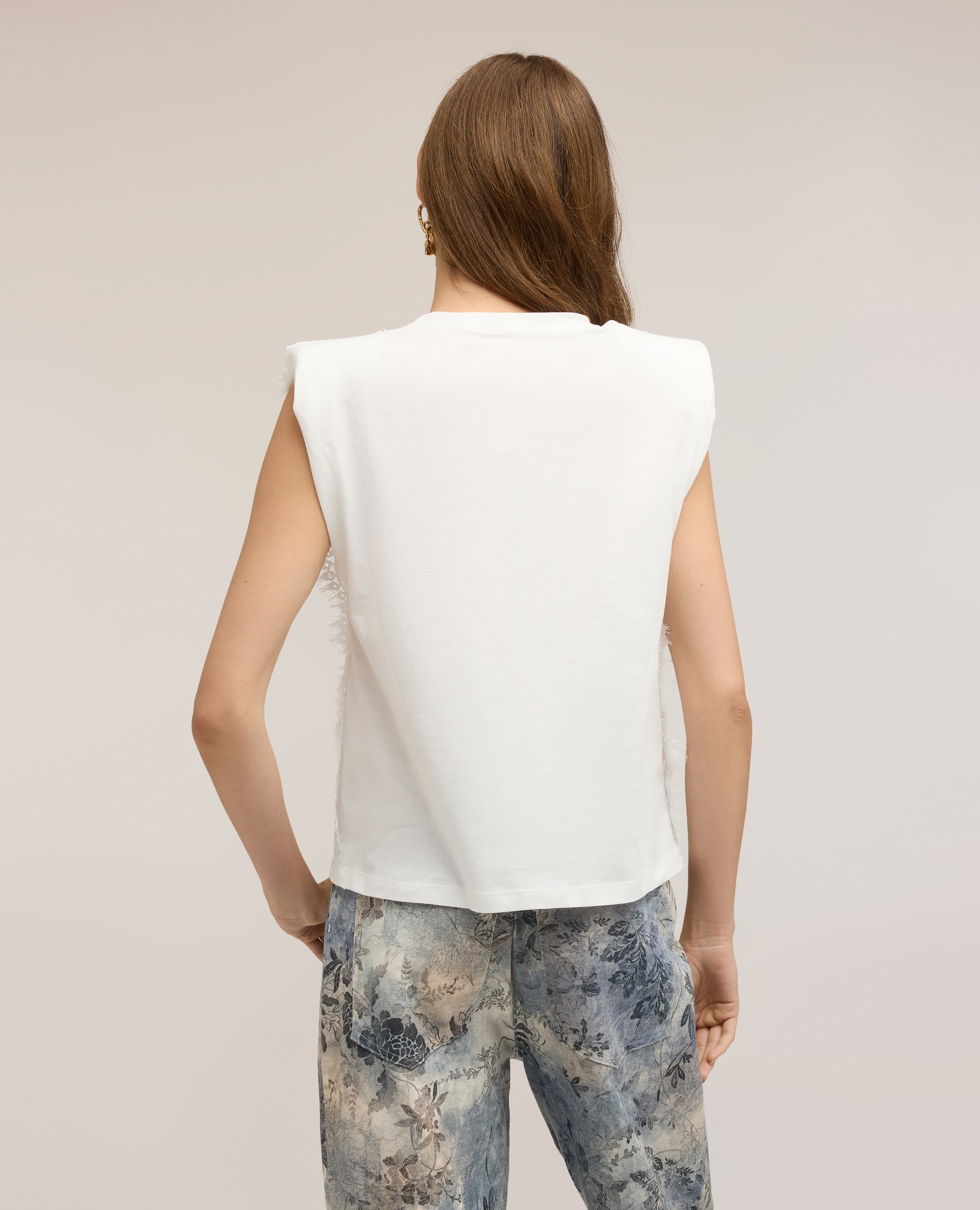 Camiseta de mujer con insertos de encaje ajuste regular con cuello redondo - Motivi - Blanco Blanco-2