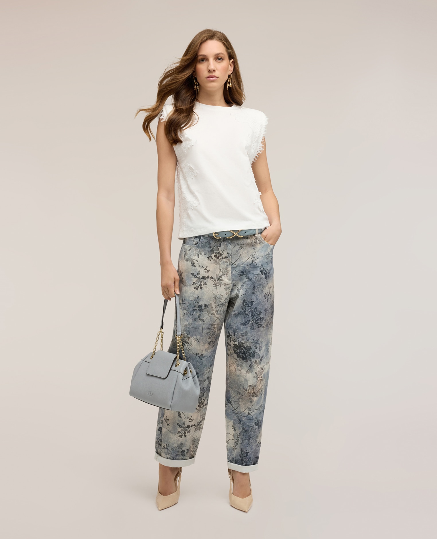 Camiseta de mujer con insertos de encaje ajuste regular con cuello redondo - Motivi - Blanco Blanco-3