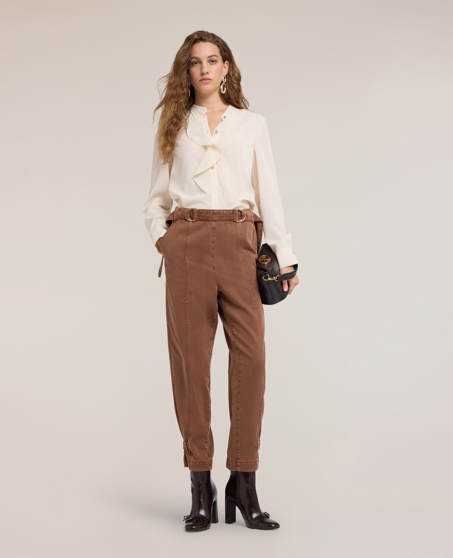 Camisa de mujer en crepé de china con volante asimétrico ajuste regular con cierre frontal de botones metálicos - Motivi - Blanco Blanco-3