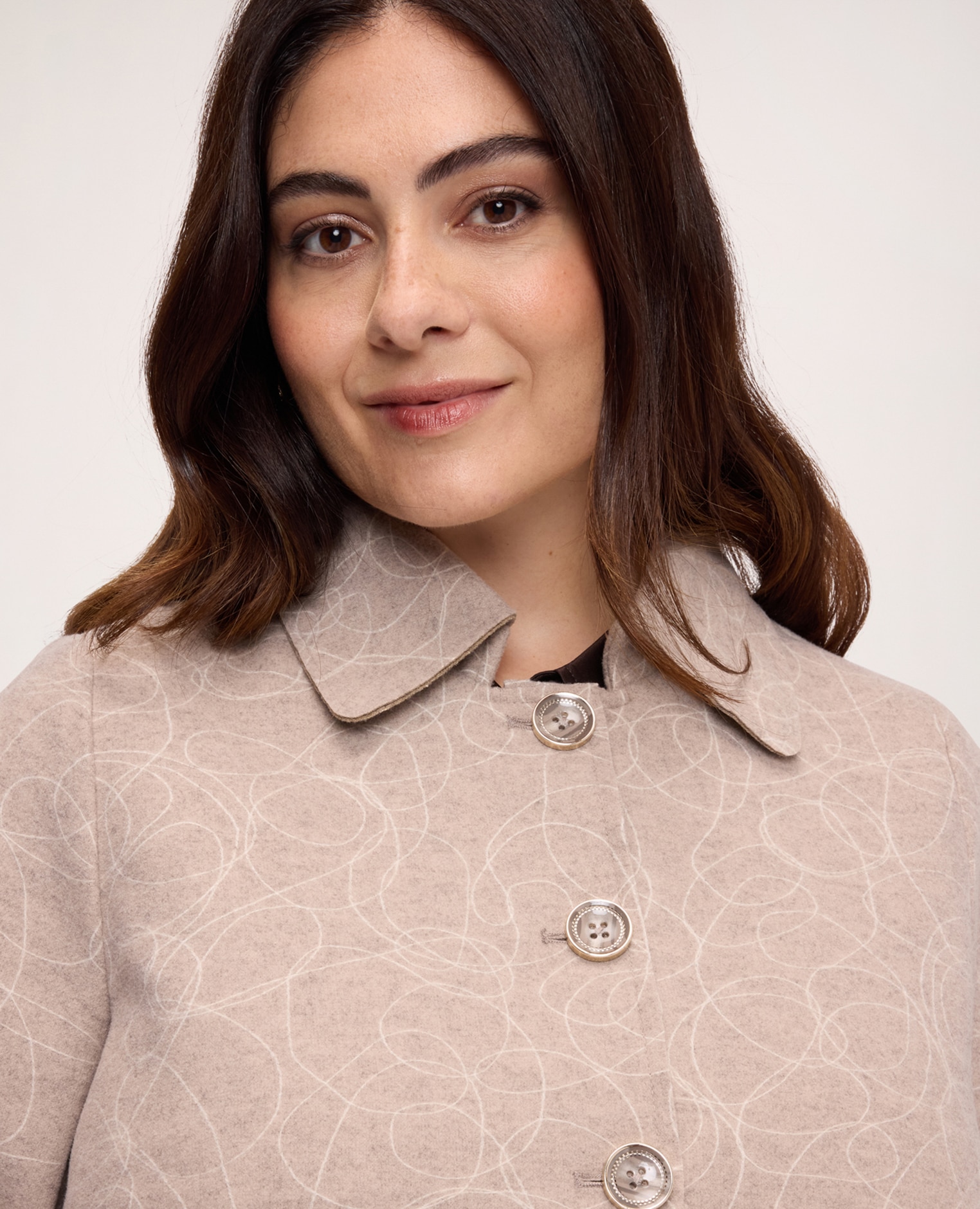 Chaqueta de mujer en tejido bordado tirantes en el fondo de las mangas - Fiorella Rubino - Beige Beige-4