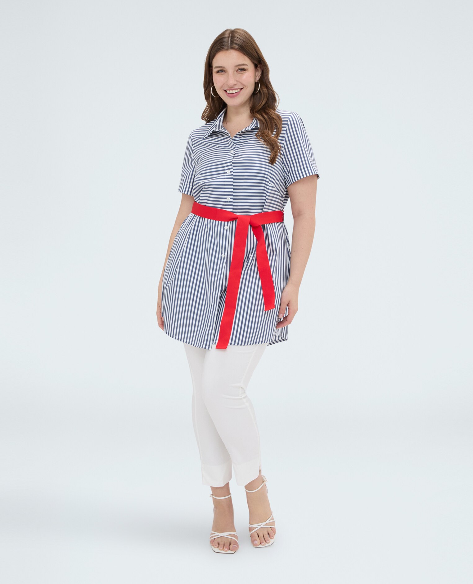 Camisa de mujer de rayas en mezcla de algodón cierre frontal con botones y cinturón en 100% poliéster de banda con lazo en color contrastante - Fiorella Rubino - Azul Azul-3