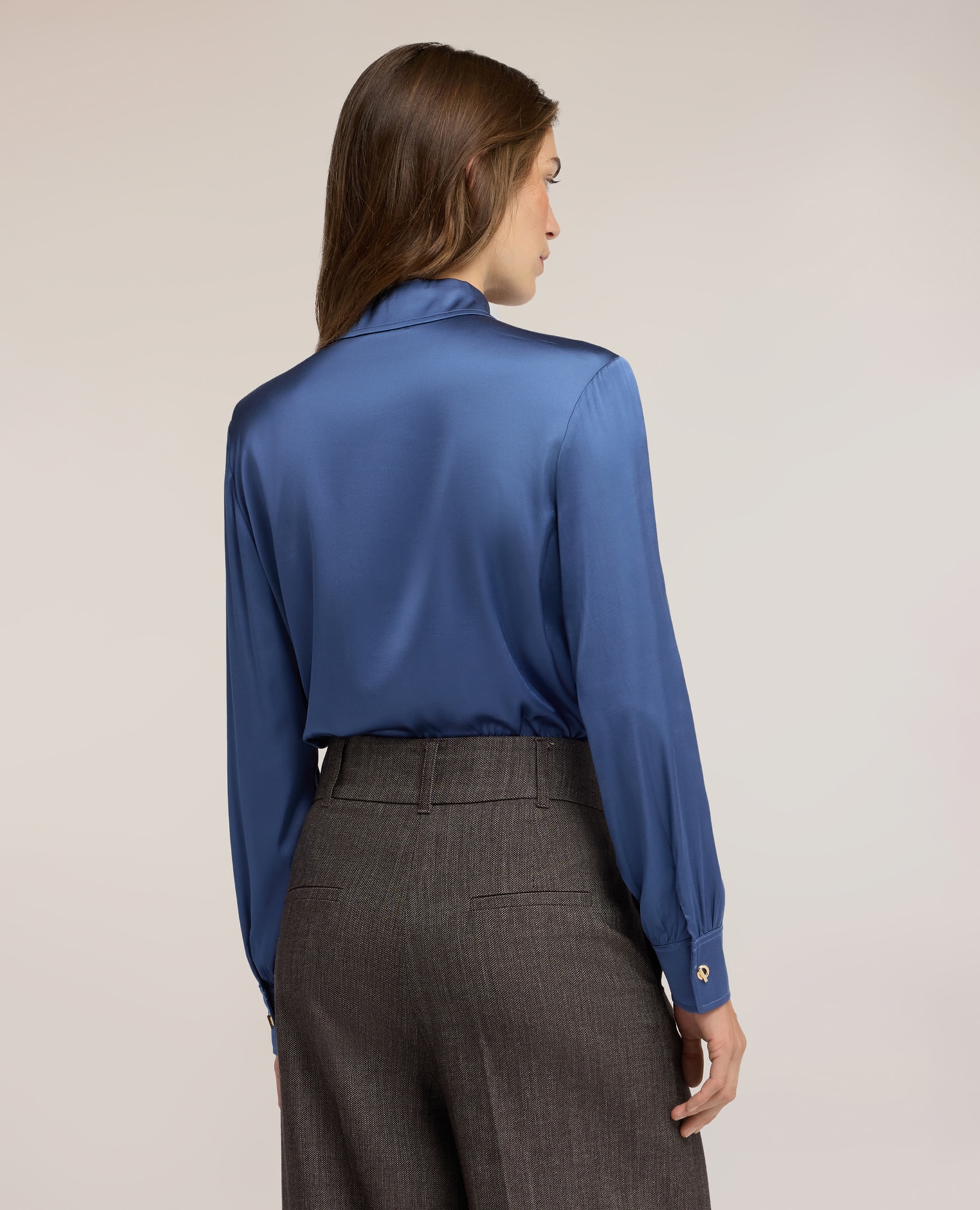 Camisa de mujer de satén de viscosa con botones metálicos ajuste regular cierre frontal con botones metálicos de ojal - Motivi - Azul Azul-2