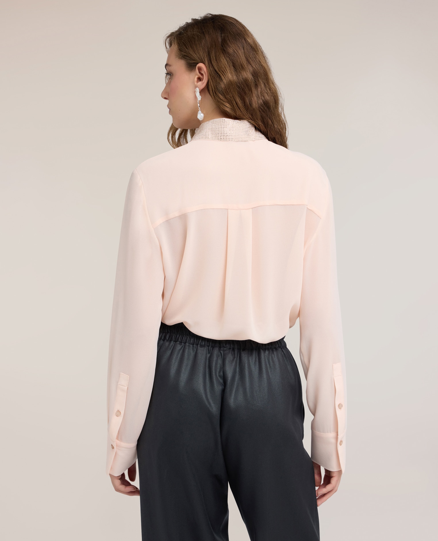 Camisa de mujer de georgette con cuello y corbata de strass ajuste regular cierre con botones - Motivi - Rosa Rosa-2