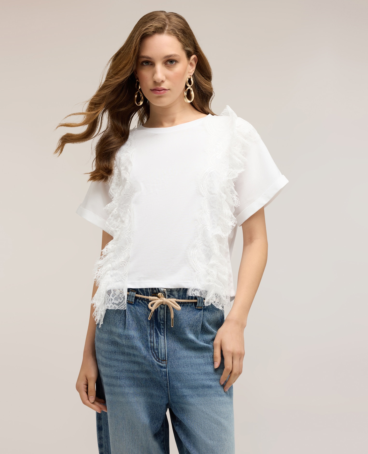 Motivi - Camiseta de mujer con insertos de encaje ajuste oversize con corte corto y escote redondo.