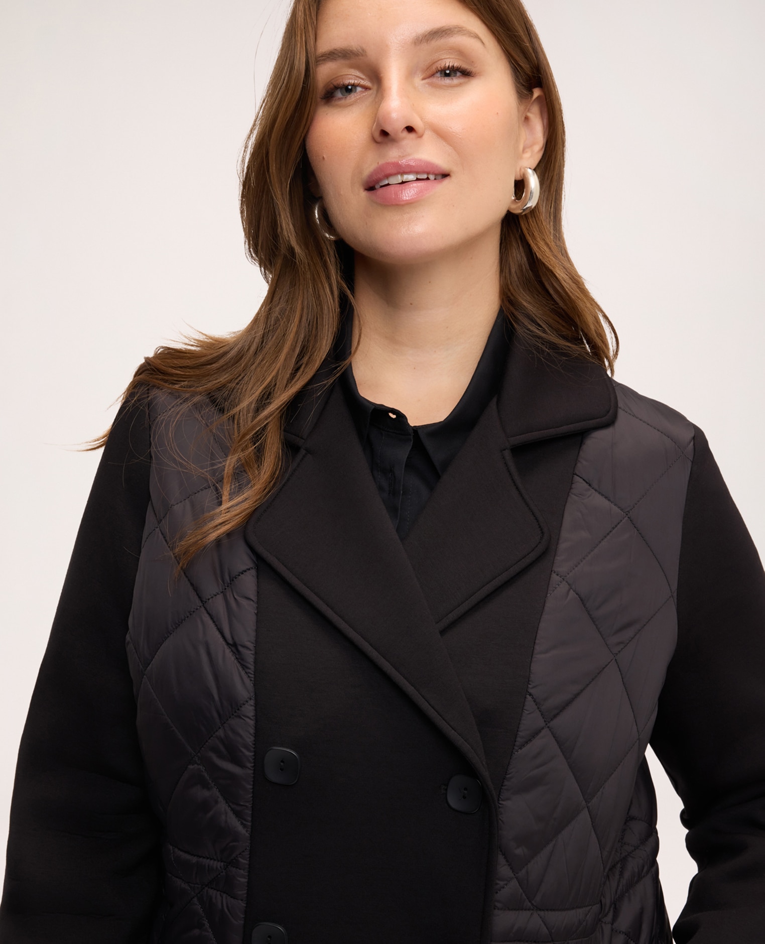 Plumífero de mujer trench de doble botonadura cierre cruzado con botones mangas largas con puño - Fiorella Rubino - Negro Negro-4