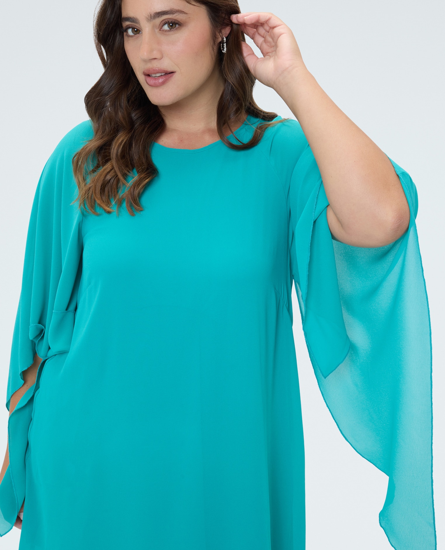 Vestido de georgette con maximangas kimono cuello redondo y abertura con gota en la espalda - Fiorella Rubino - Verde Agua Verde Agua-4