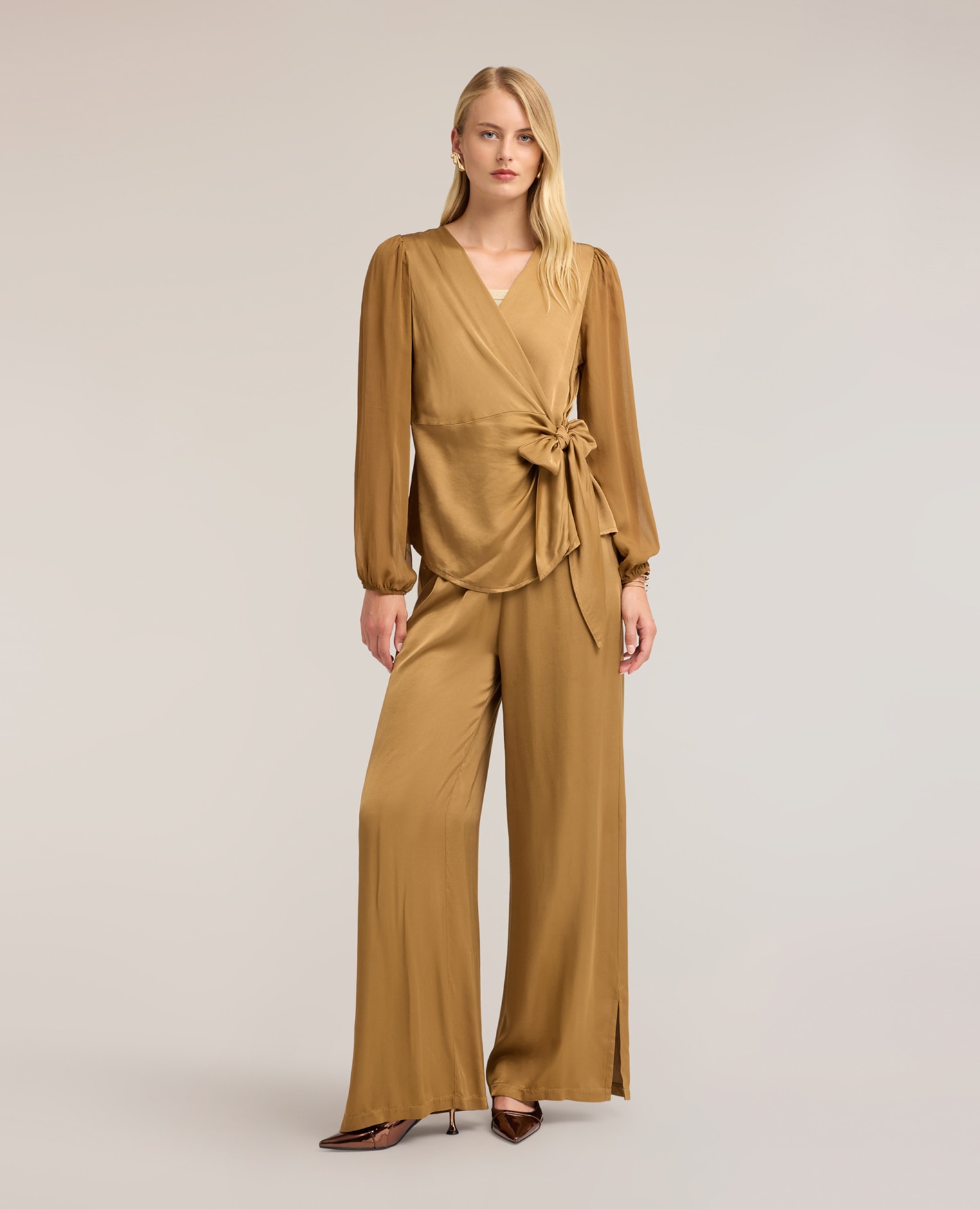 Pantalones de mujer palazzo en raso de viscosa ajuste ancho con banda elástica en la cintura - Motivi - Beige Beige-1