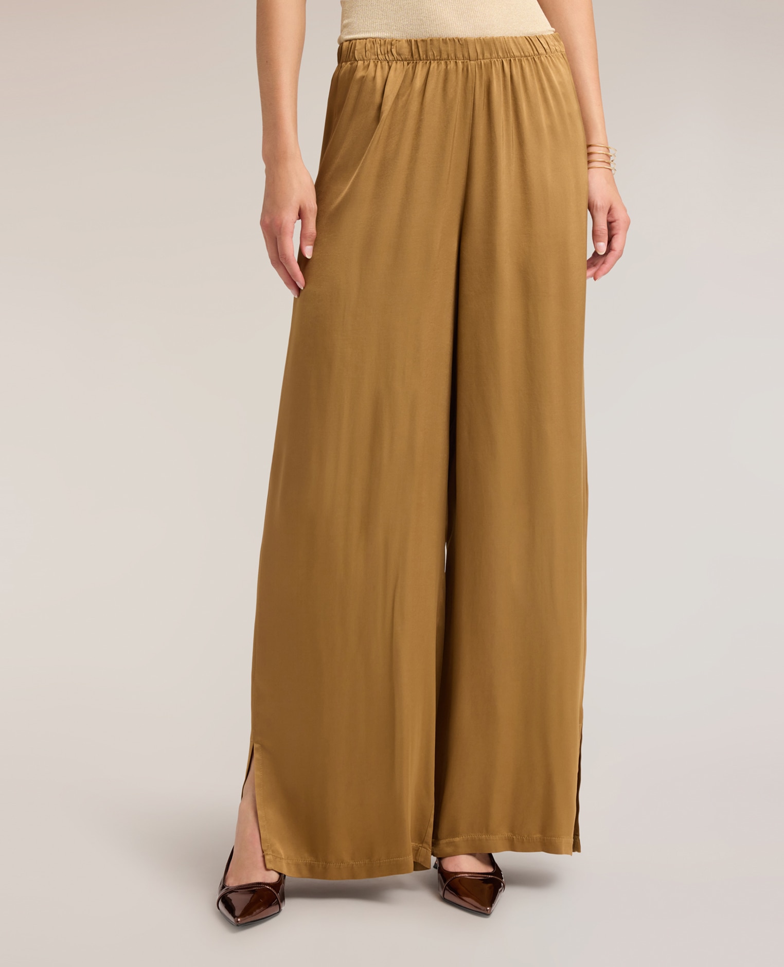 Pantalones de mujer palazzo en raso de viscosa ajuste ancho con banda elástica en la cintura - Motivi - Beige Beige-3