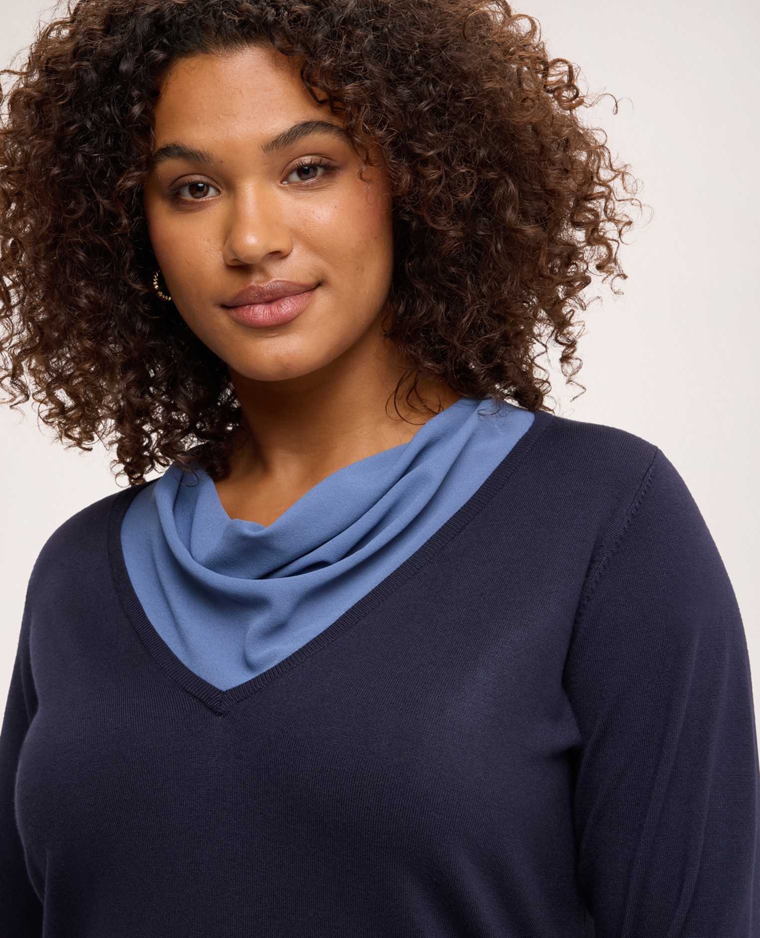 Jersey de mujer con drapeado en contraste ajuste y diseño para el máximo confort - Fiorella Rubino - Azul Azul-4