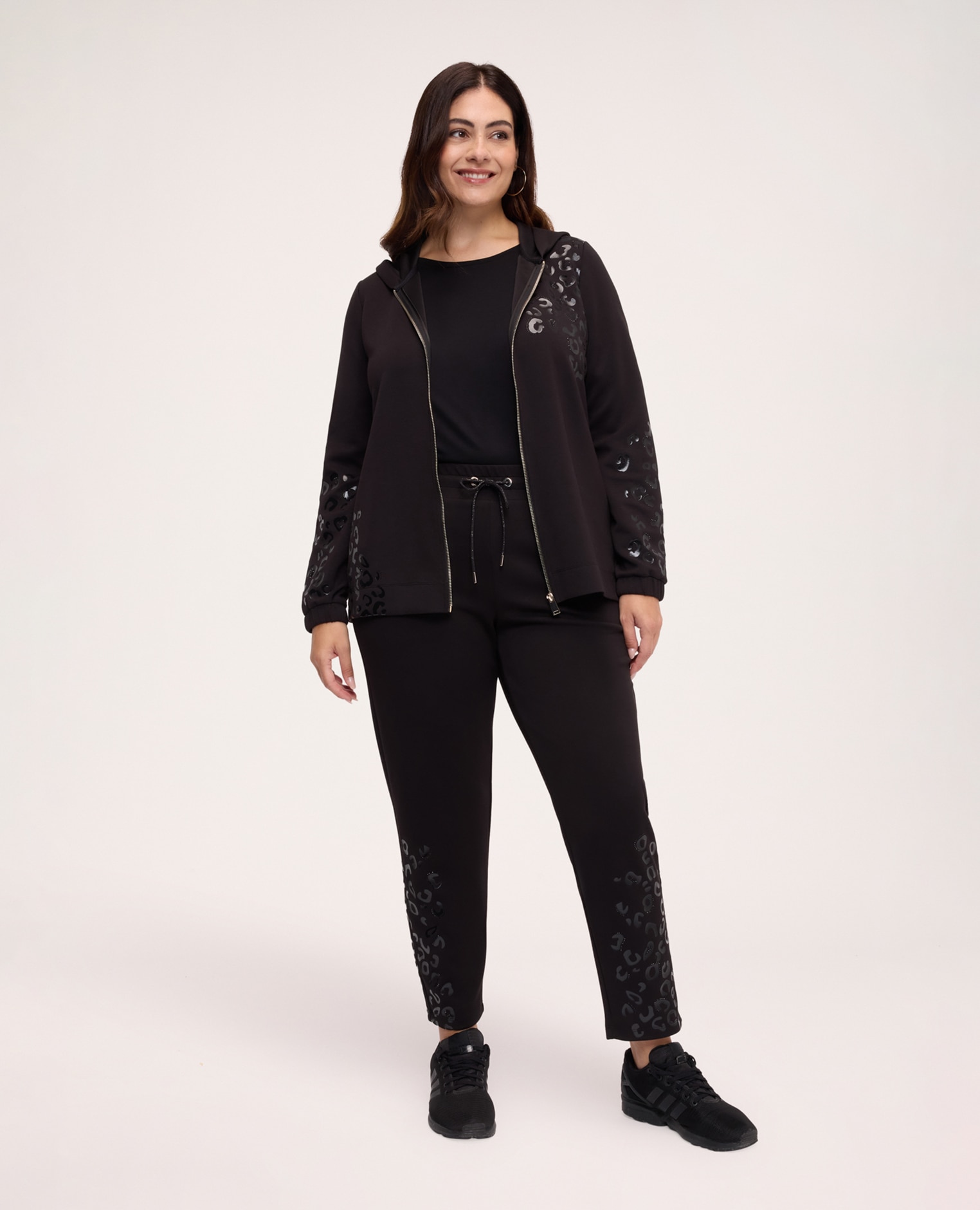 Jogger de mujer con estampado de leopardo en relieve ajuste cordón en la cintura y diseño para el máximo confort - Fiorella Rubino - Negro Negro-1